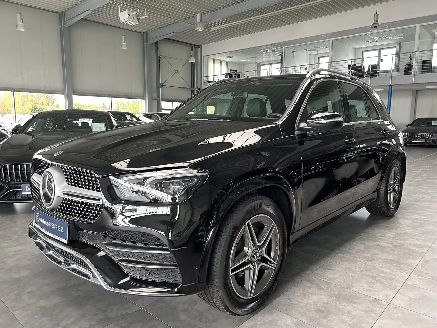 Mercedes-Benz GLE 580 4M DISTRONIC-PANO-AHK-SITZHEIZUNG FOND Negro - 2