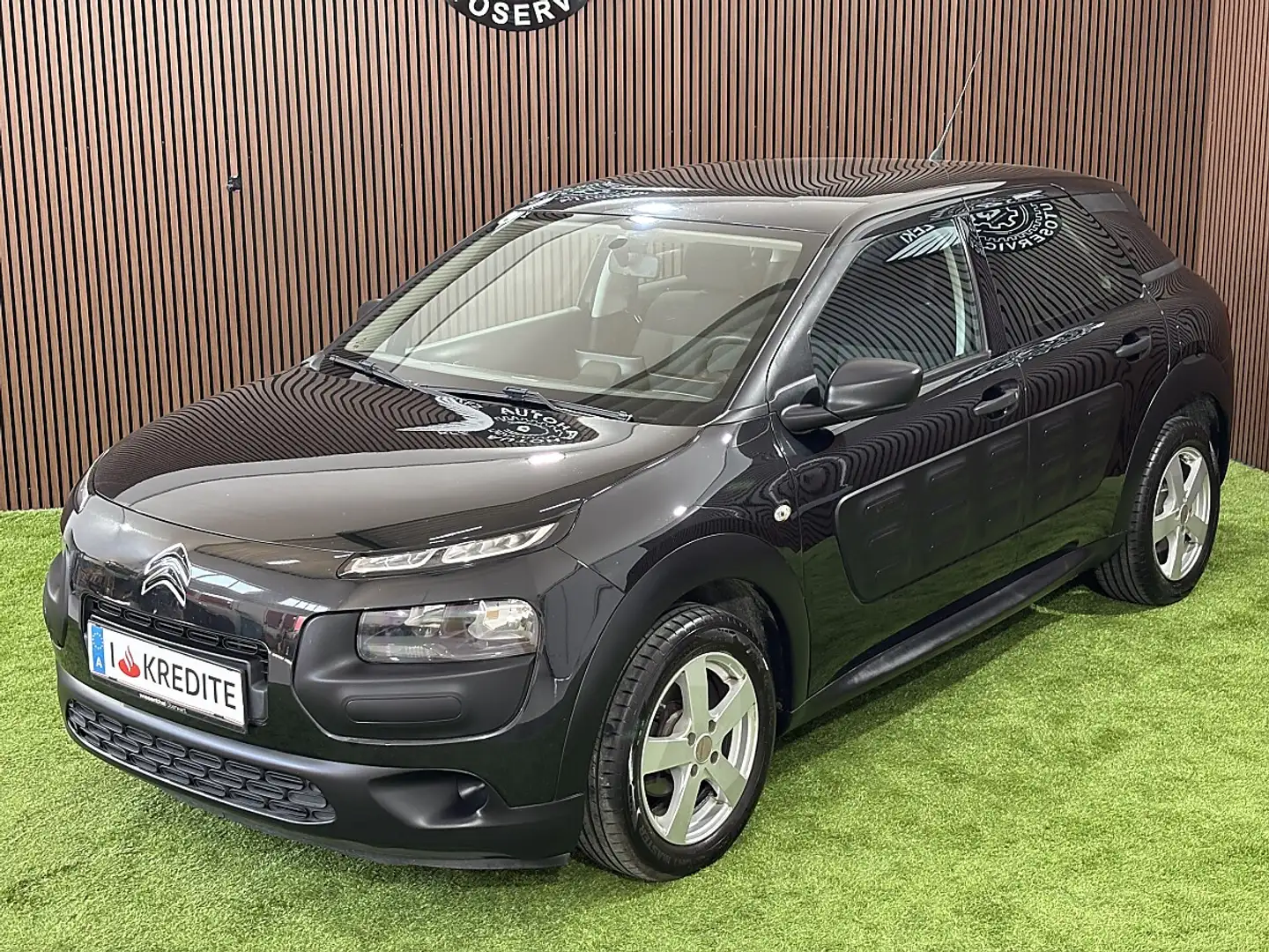 Citroen C4 Cactus 1,2 VTI82 Live Schwarz - 2