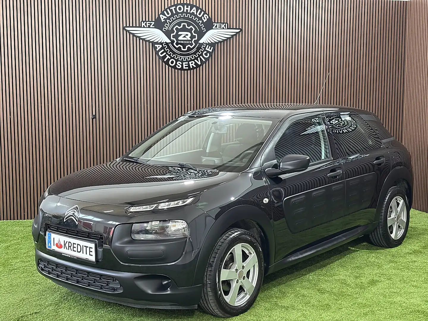 Citroen C4 Cactus 1,2 VTI82 Live Schwarz - 1