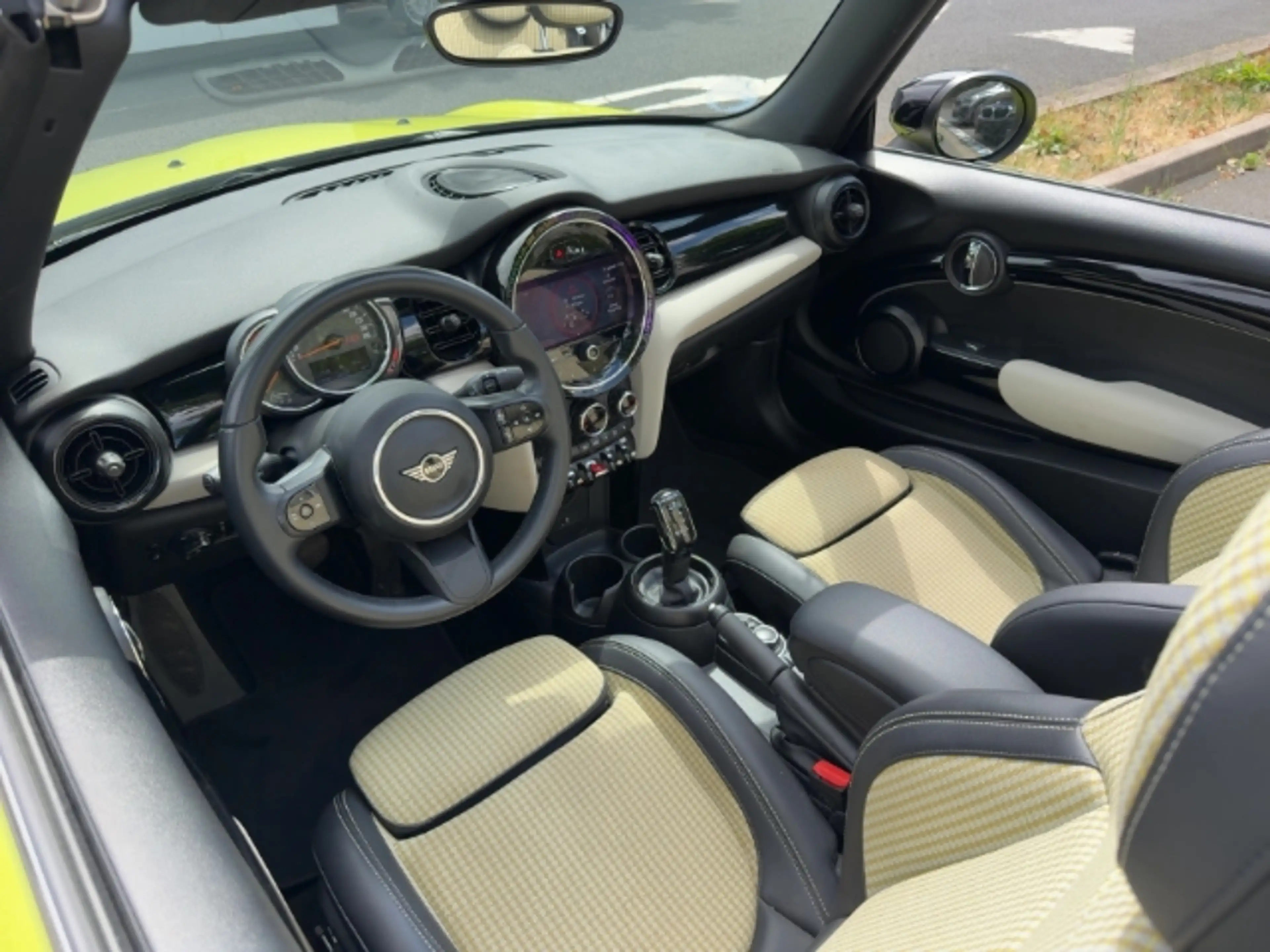 MINI Cooper Cabrio El. Verdeck LED Mehrzonenklima 2-Zonen-Klimaautom — photo 6