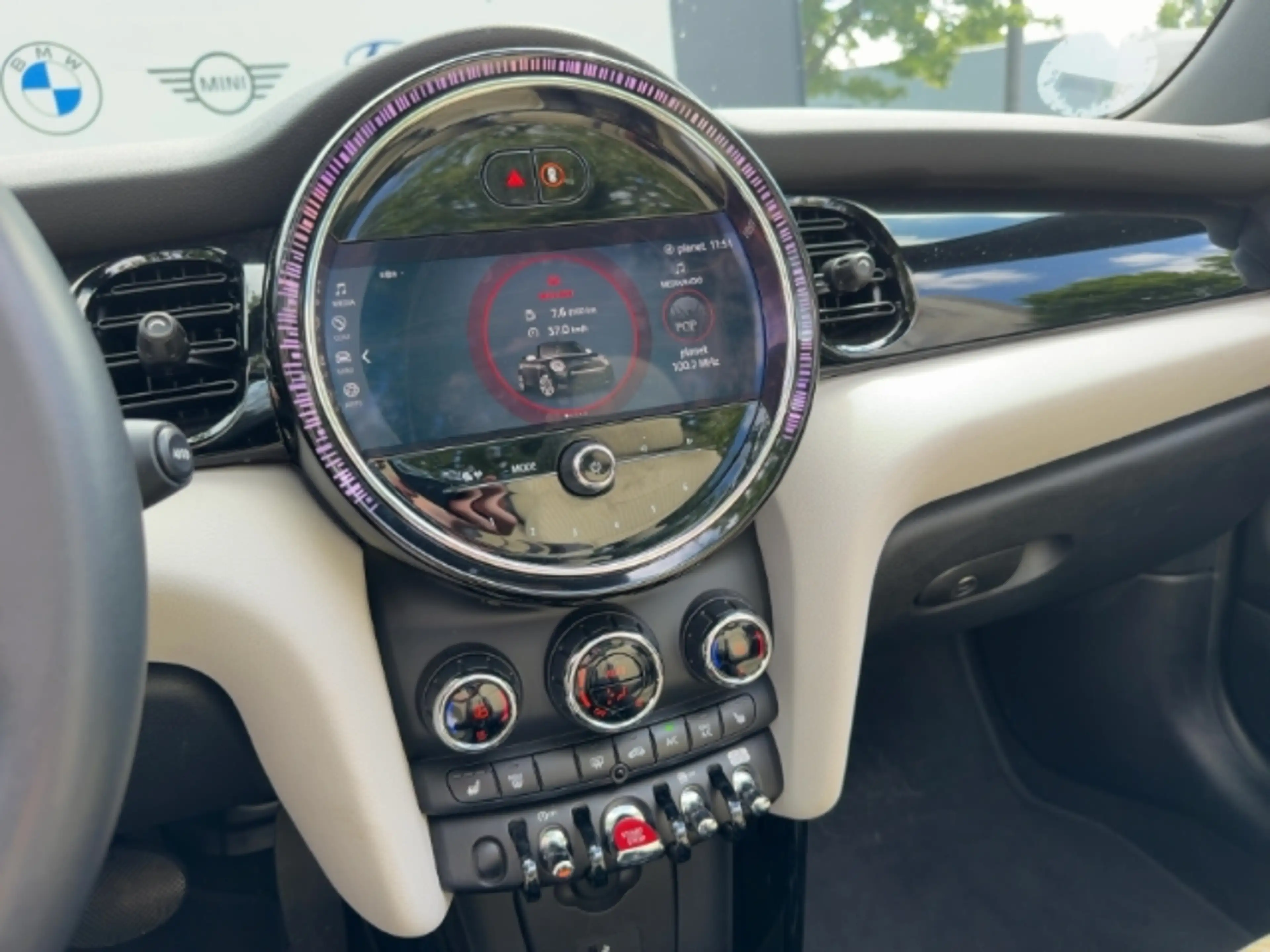 MINI Cooper Cabrio El. Verdeck LED Mehrzonenklima 2-Zonen-Klimaautom — photo 10