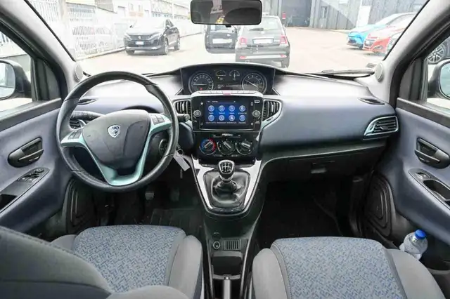 Lancia Ypsilon view 7