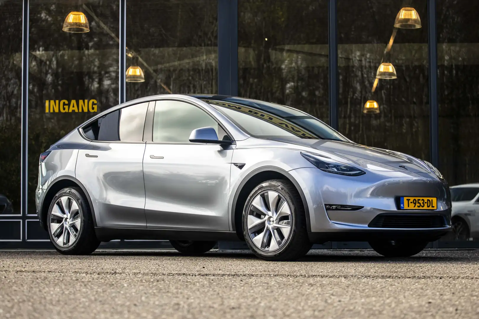 Tesla Model Y Long Range AWD 75 kWh Grijs - 1