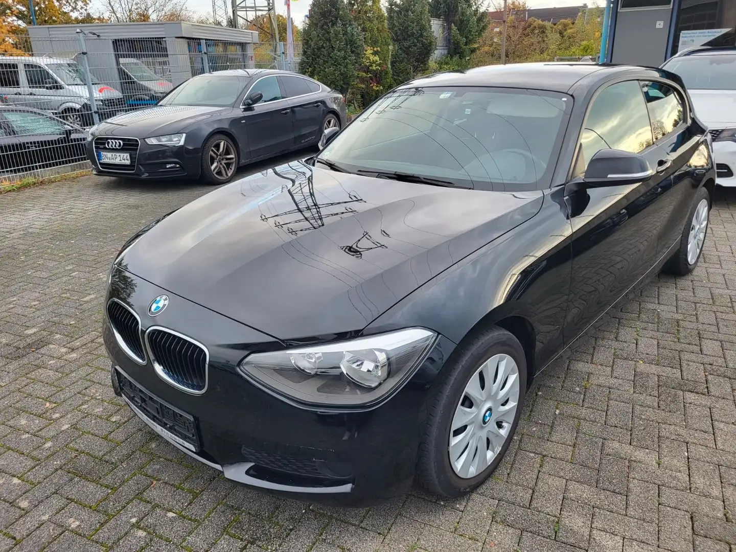 BMW 114 114i Noir - 1