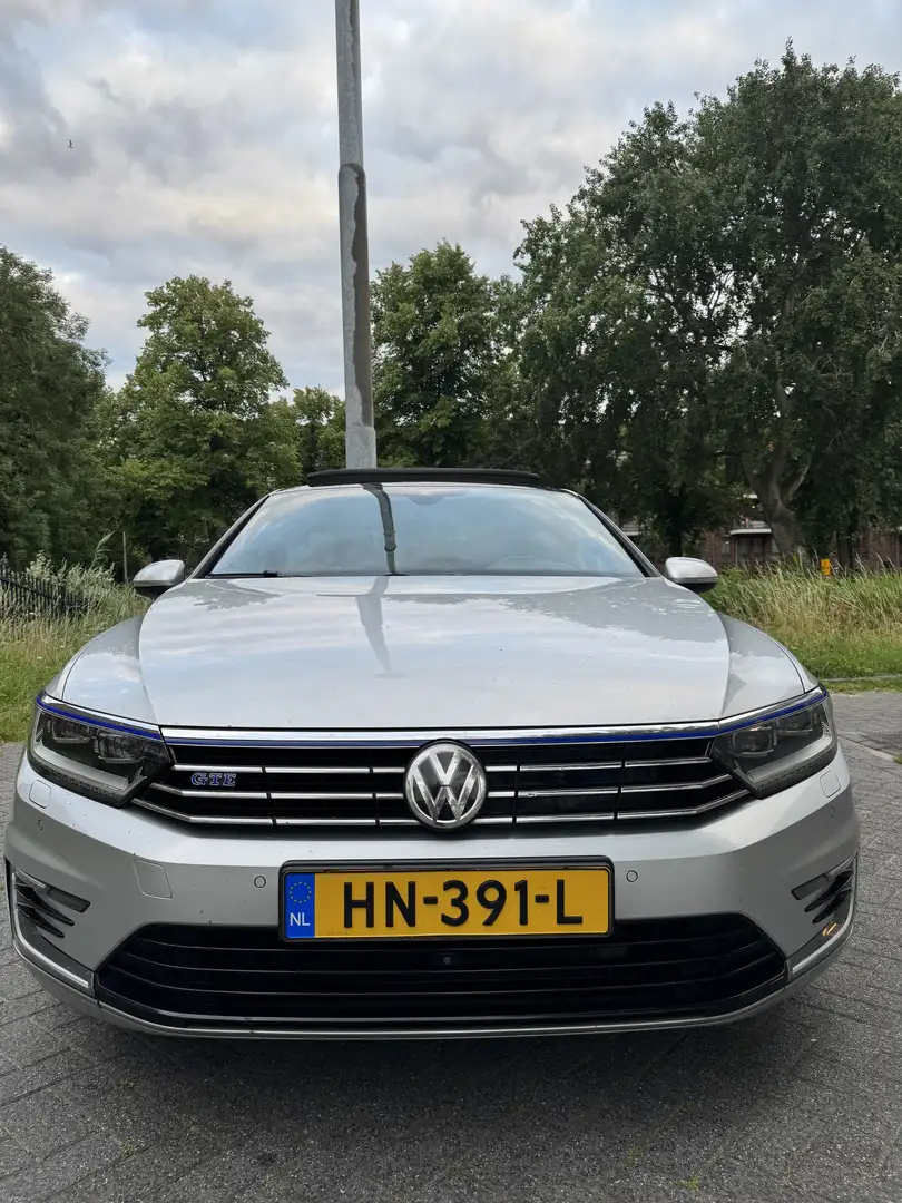 Volkswagen Passat 1.4 TSI GTE Highline Grijs - 1
