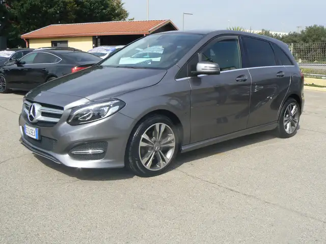 Mercedes-Benz B 200 B 200 d (cdi) Premium 4matic auto