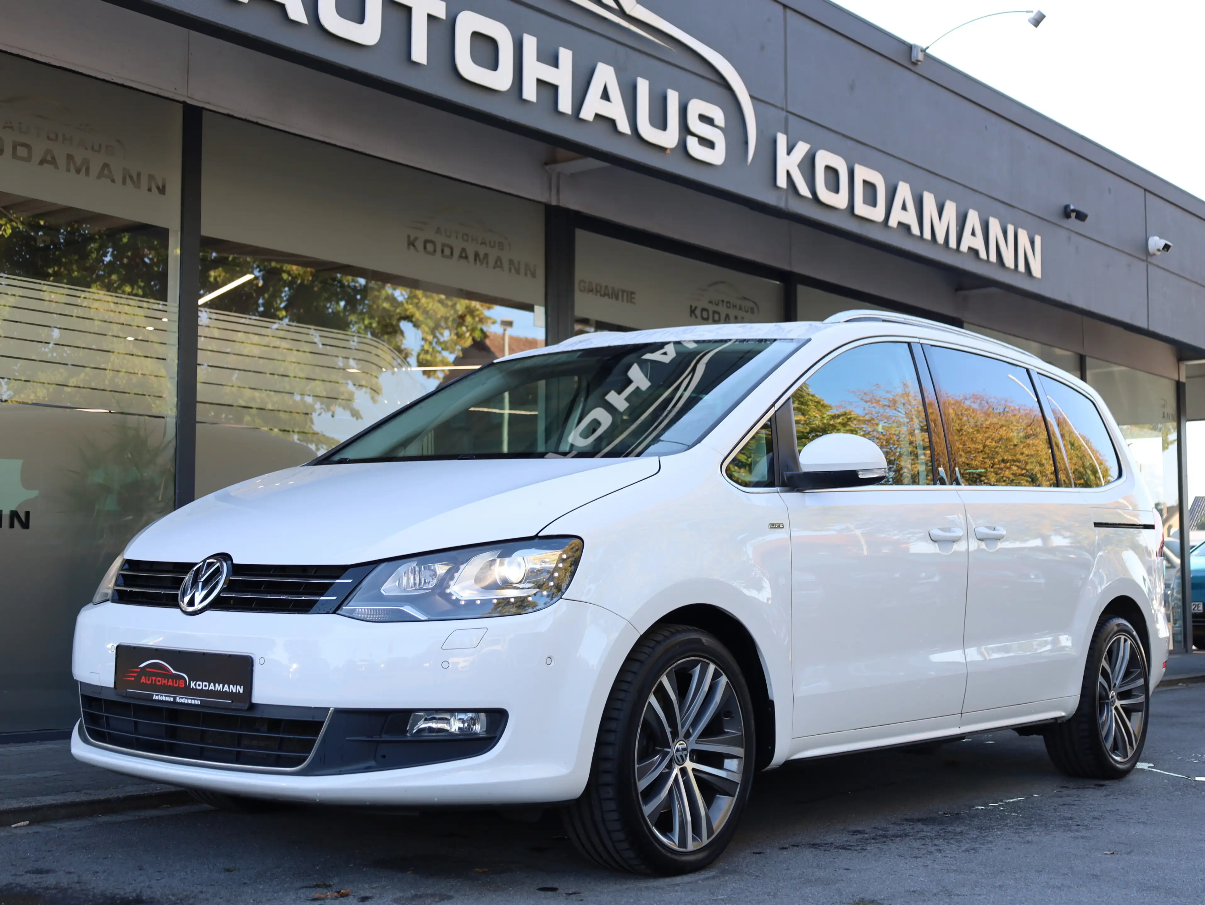 Volkswagen Sharan Life 2.0 TDI*7 Sitze*Navi*Cam*AHK*Pano — photo 6