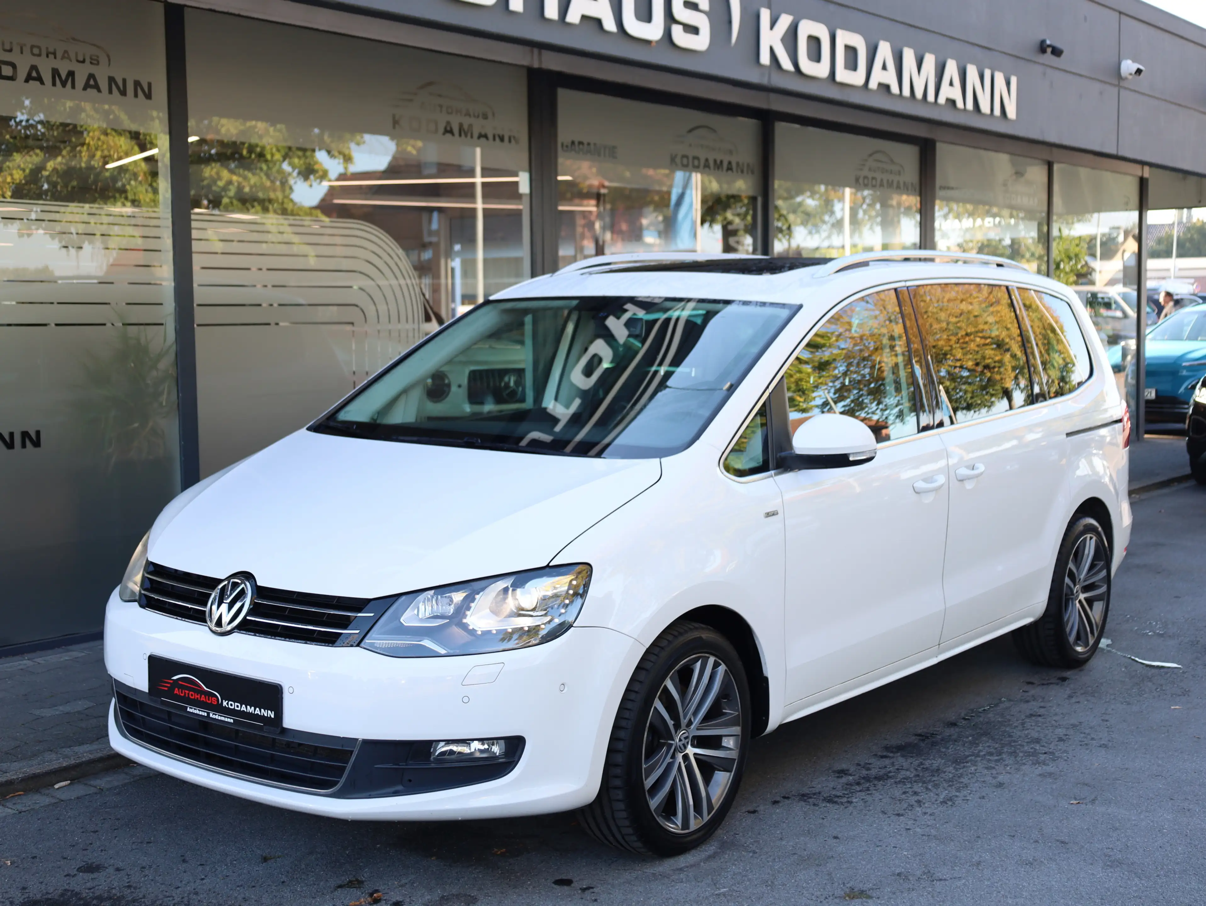 Volkswagen Sharan Life 2.0 TDI*7 Sitze*Navi*Cam*AHK*Pano — photo 5