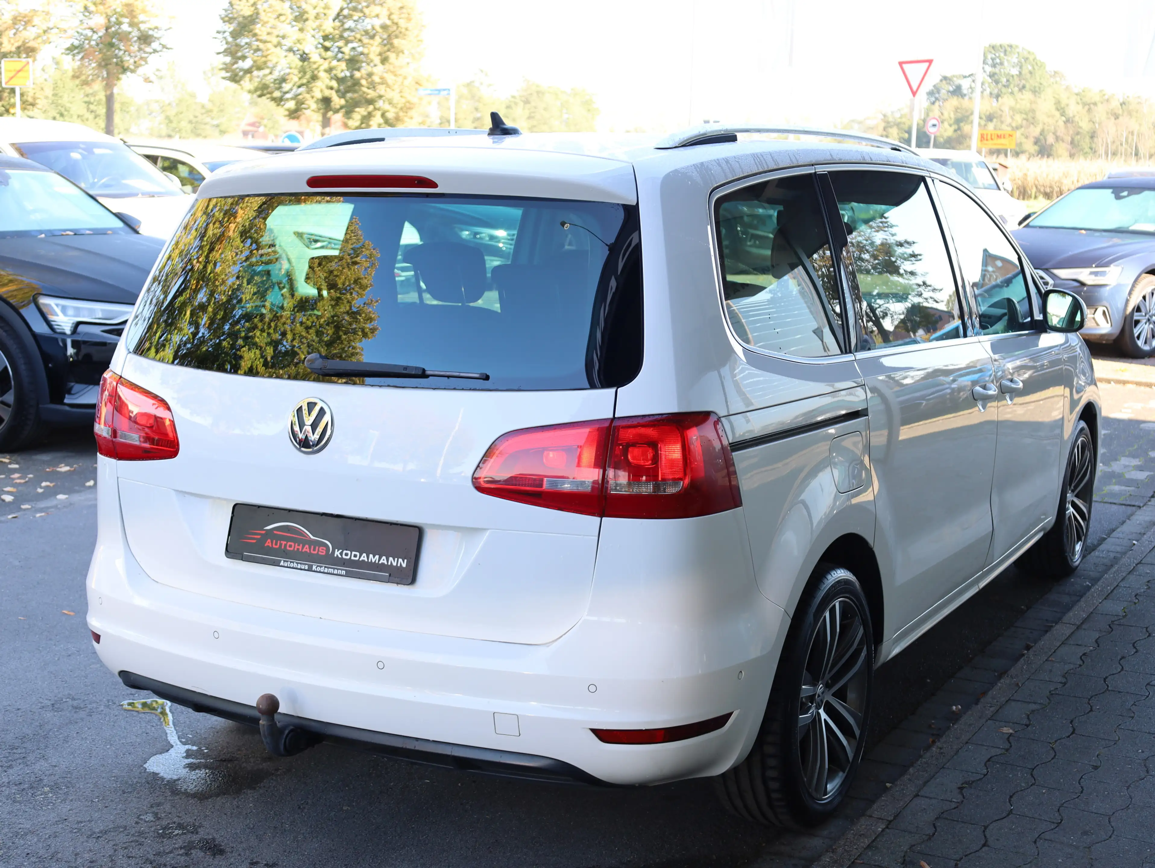 Volkswagen Sharan Life 2.0 TDI*7 Sitze*Navi*Cam*AHK*Pano — photo 10