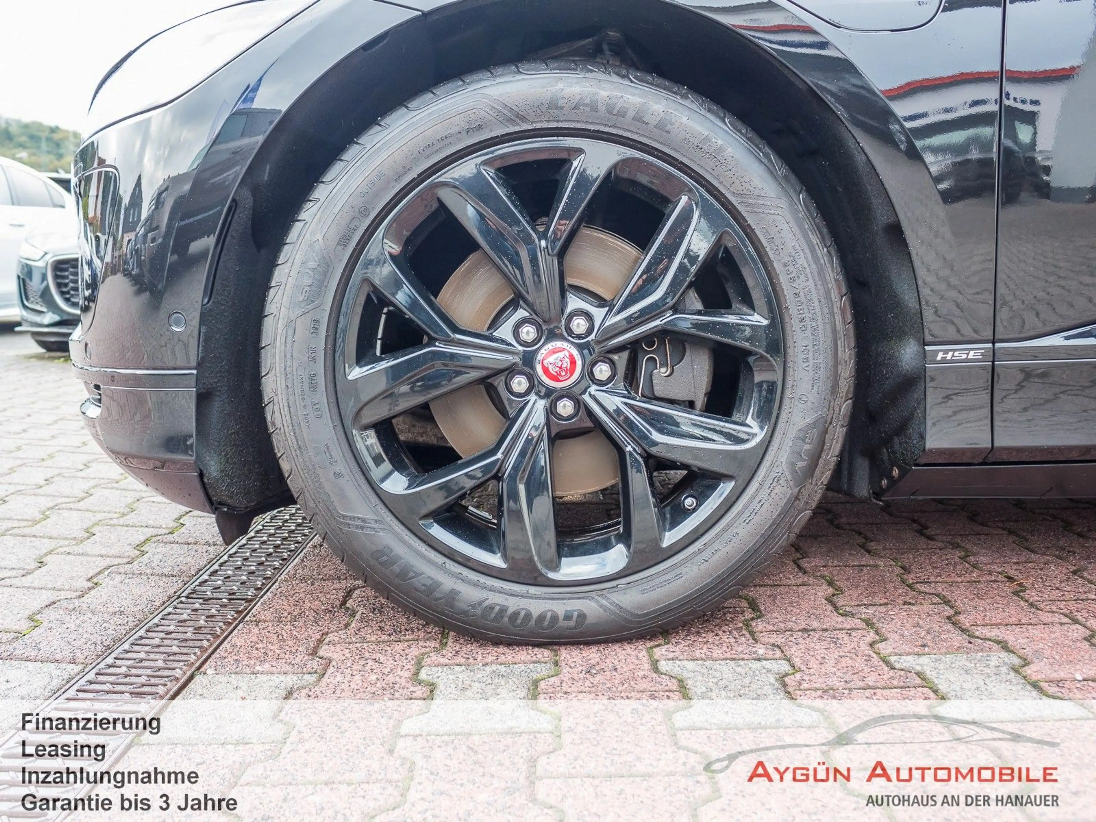 Jaguar I-Pace EV400 HSE*AHK*Head-Up*Luftfederung*Pano* — photo 9