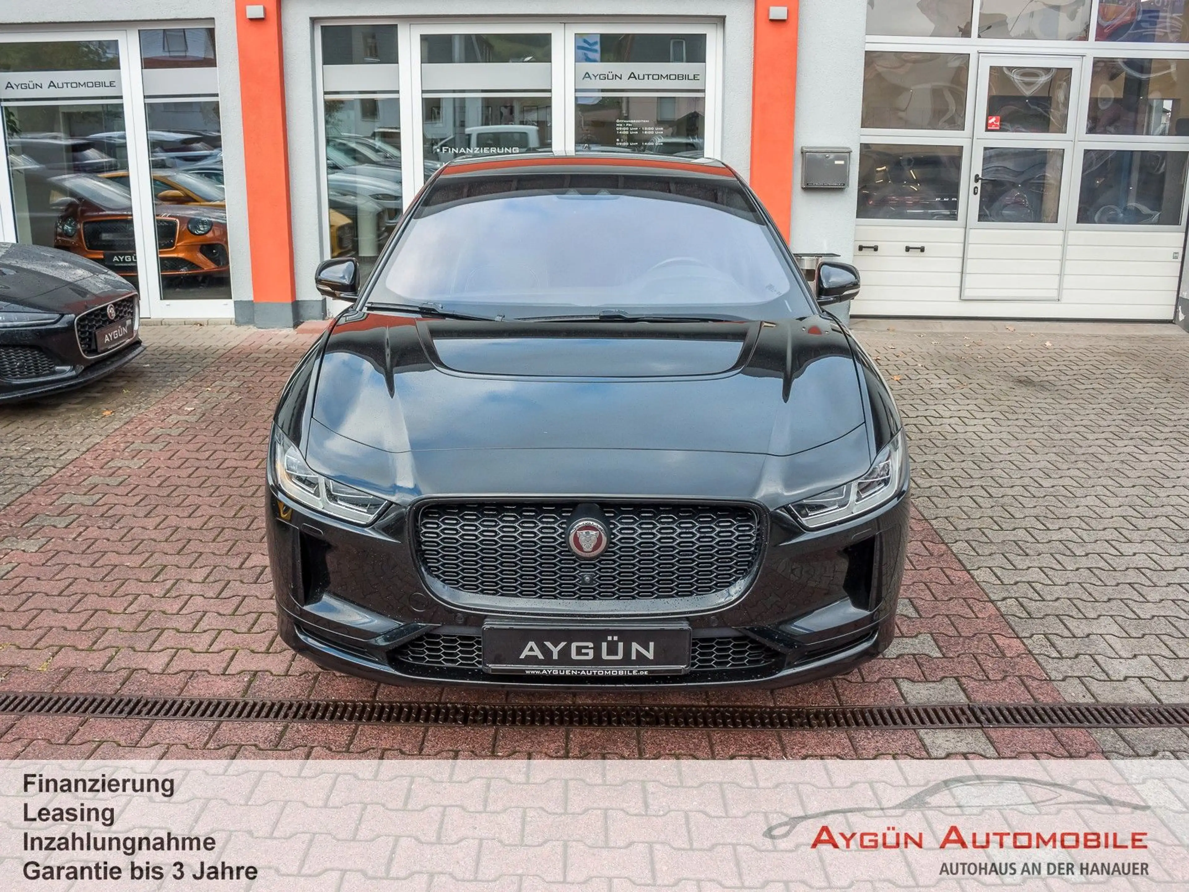 Jaguar I-Pace EV400 HSE*AHK*Head-Up*Luftfederung*Pano* — photo 2