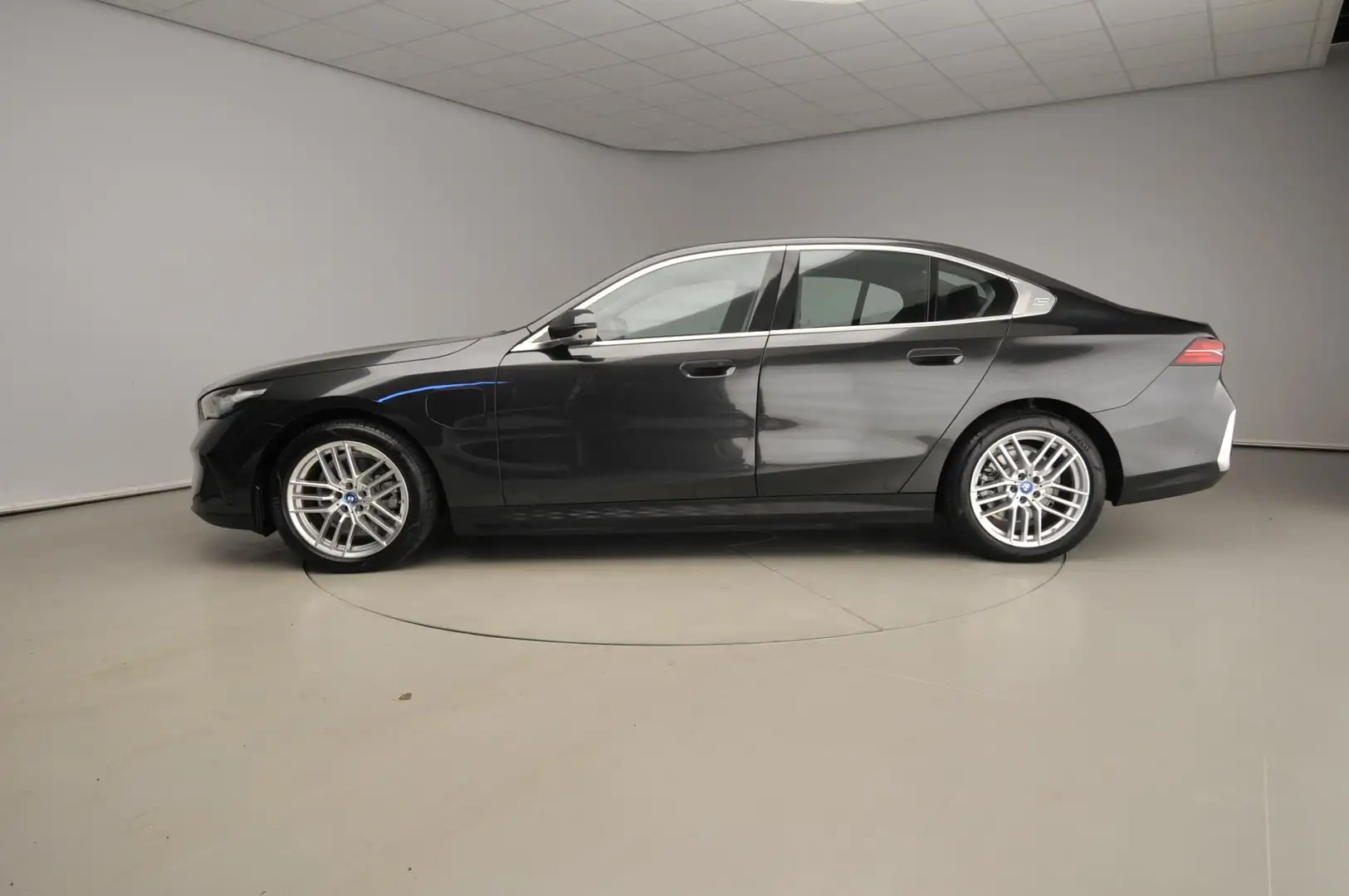 BMW 530 5 Serie Sedan 530e | LED | HUD | Sportstoelen | Ch Gris - 2