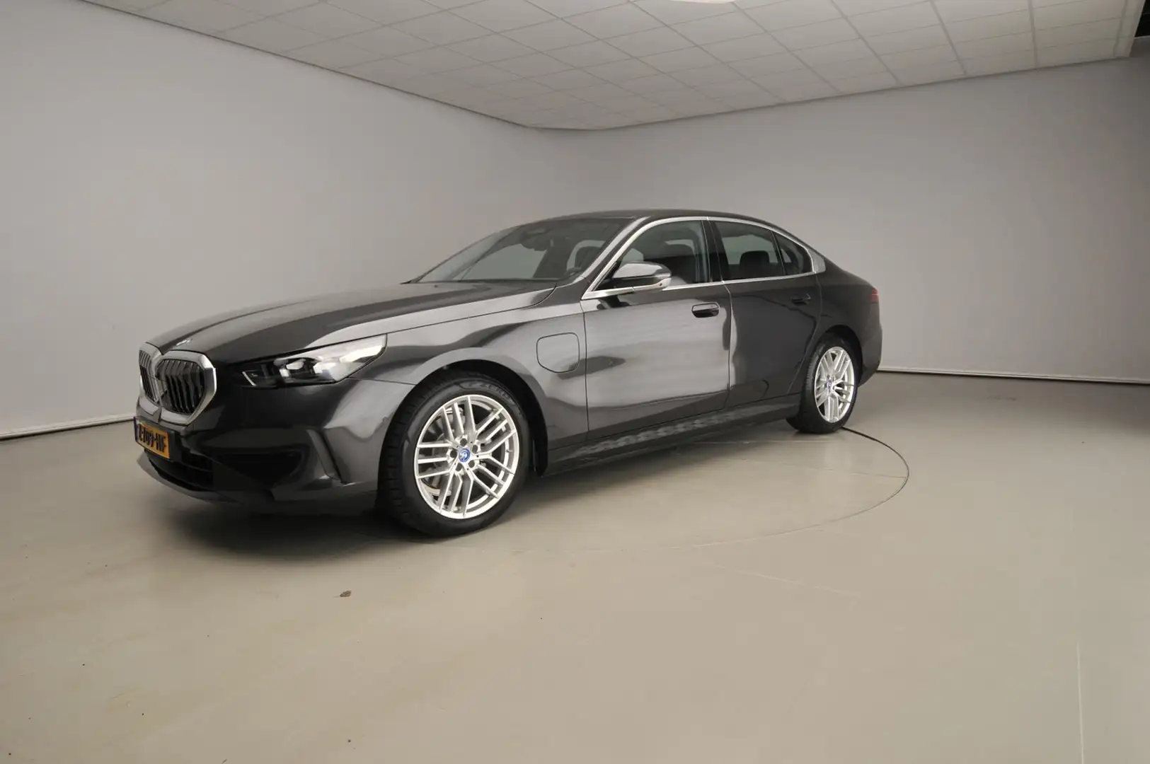 BMW 530 5 Serie Sedan 530e | LED | HUD | Sportstoelen | Ch Gris - 1