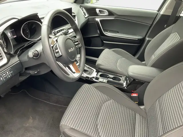 Kia Ceed view 8