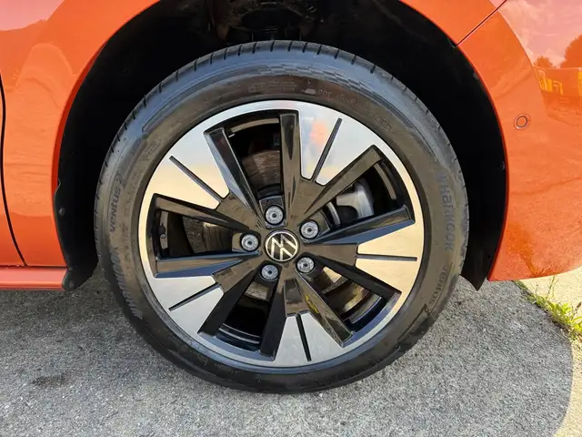 Volkswagen Multivan view 15