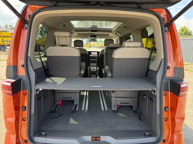 Volkswagen Multivan view 14