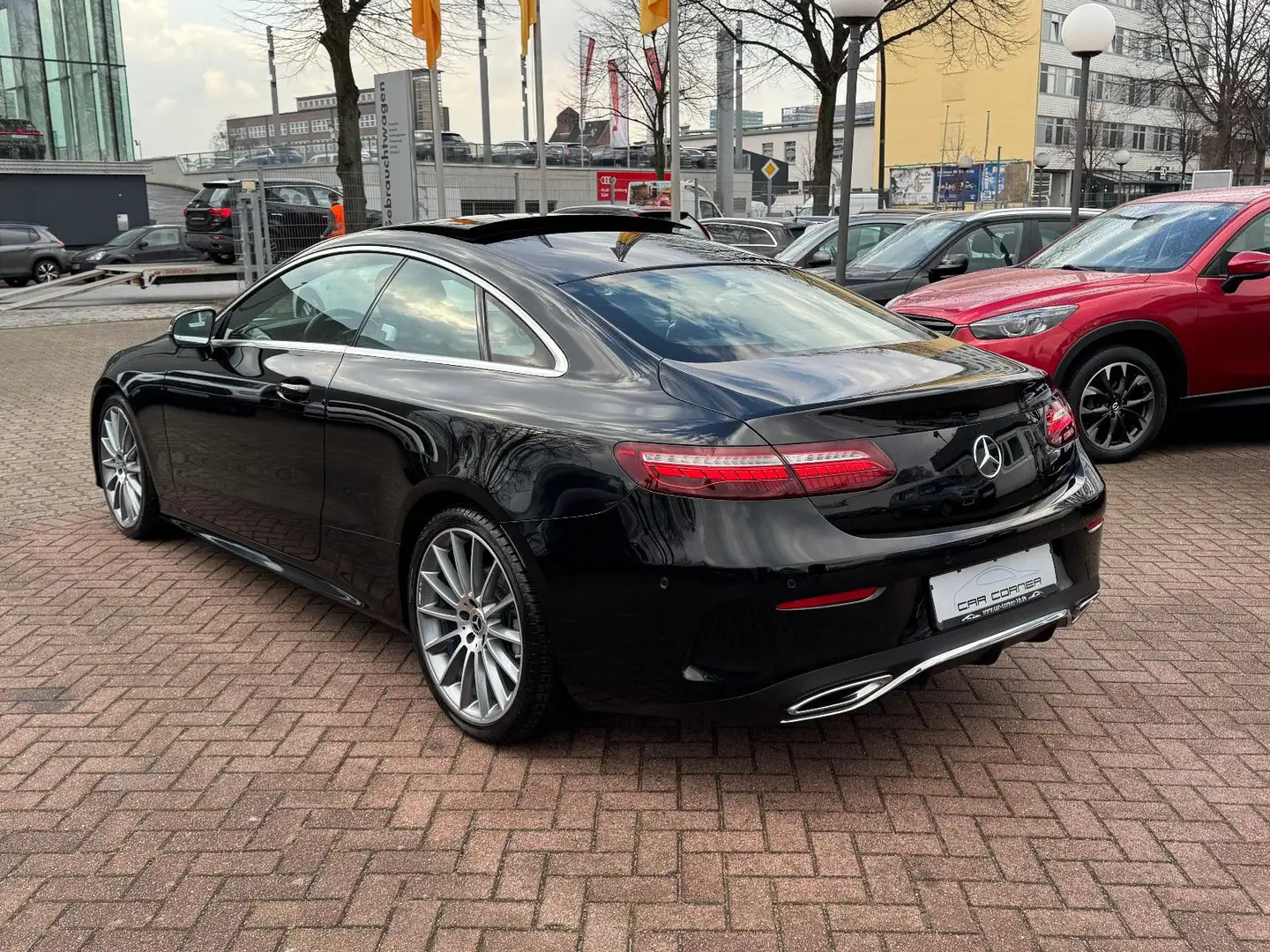 Mercedes-Benz E 300 Coupe 9G 2X AMG LINE PANORAMA MBUX 20 ZOLL Noir - 2