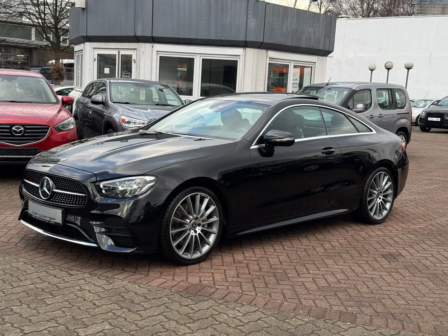 Mercedes-Benz E 300 Coupe 9G 2X AMG LINE PANORAMA MBUX 20 ZOLL Noir - 1