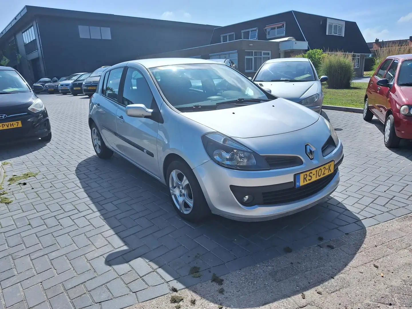 Renault Clio 1.6-16V Dynamique Comfort / Nette auto / APK juni Grijs - 2
