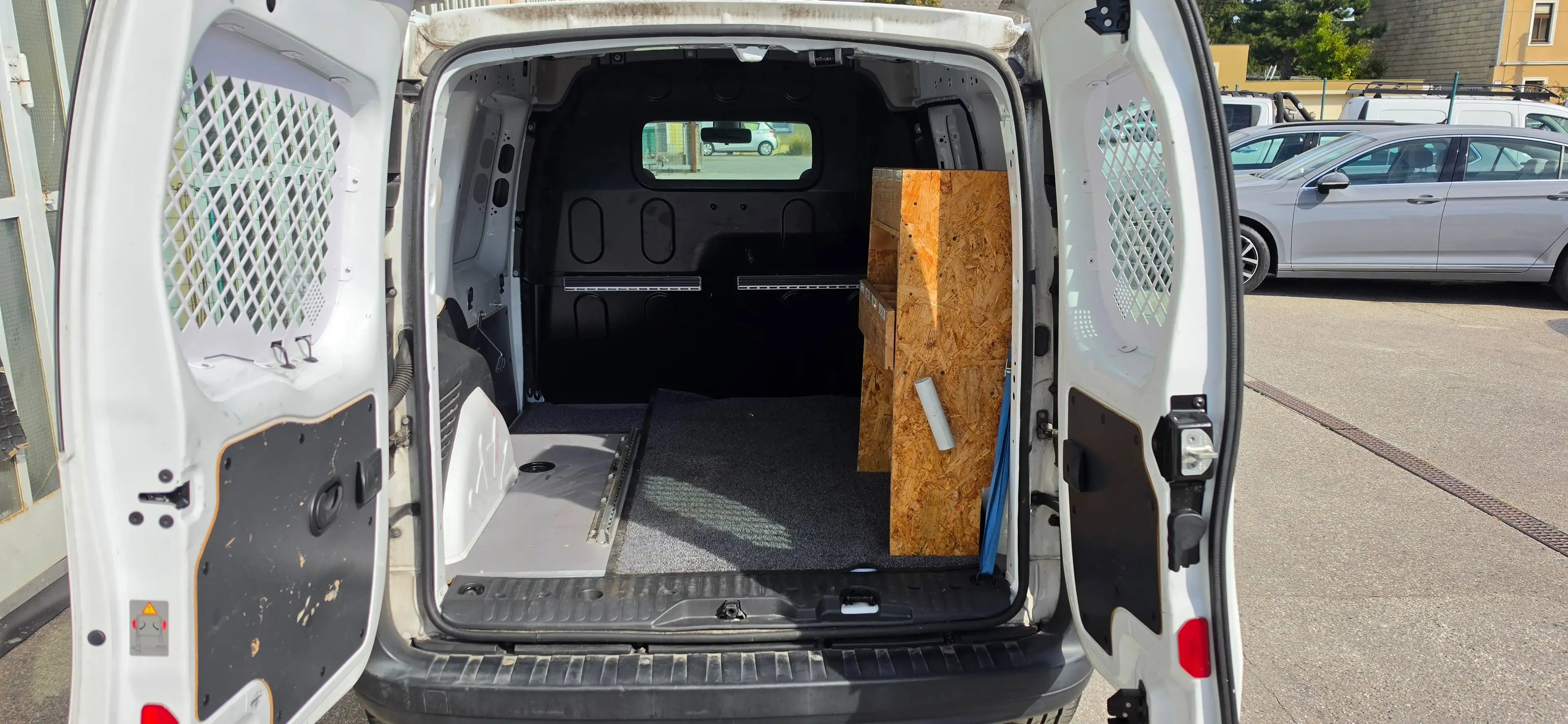 Renault Kangoo Express Medium ENERGY dCi 95 L1 — photo 9