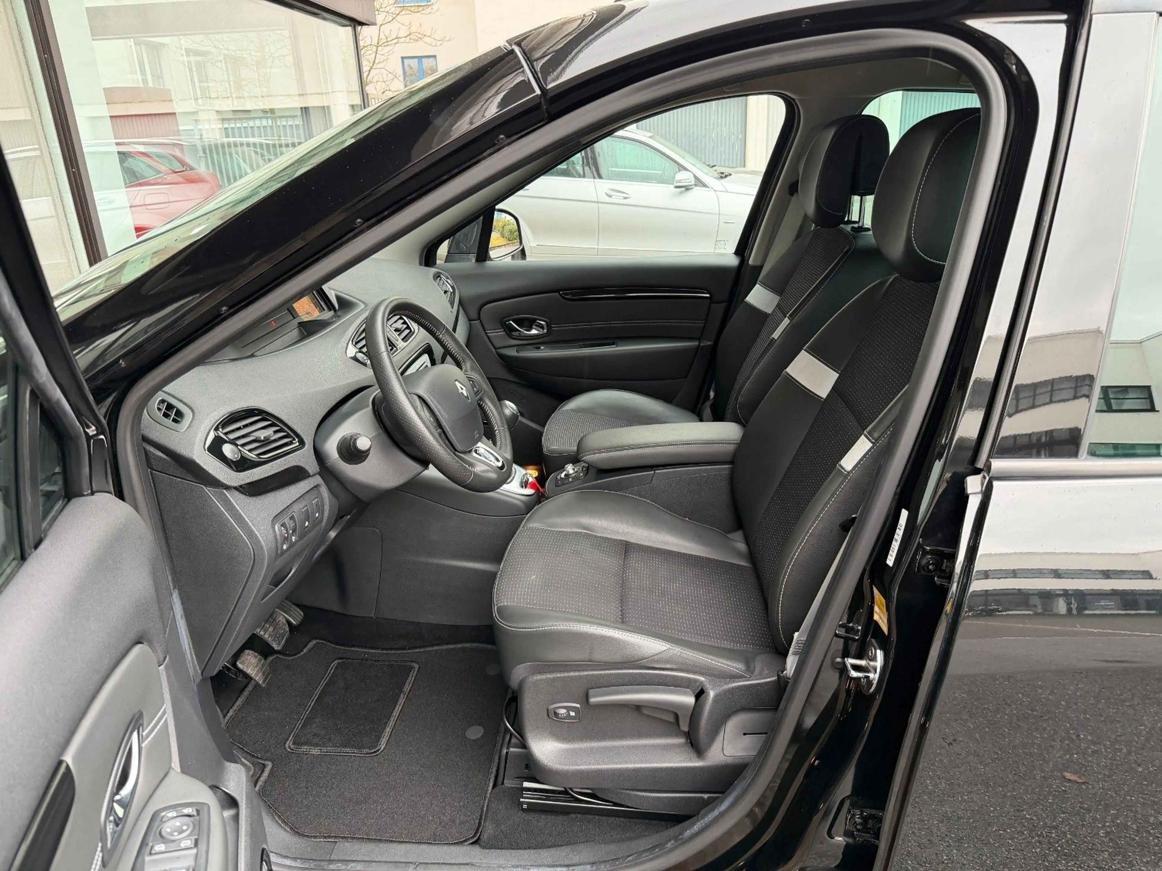 Renault Grand Scenic III 130 BOSE Edition/Kamera/7-Sitze — photo 7