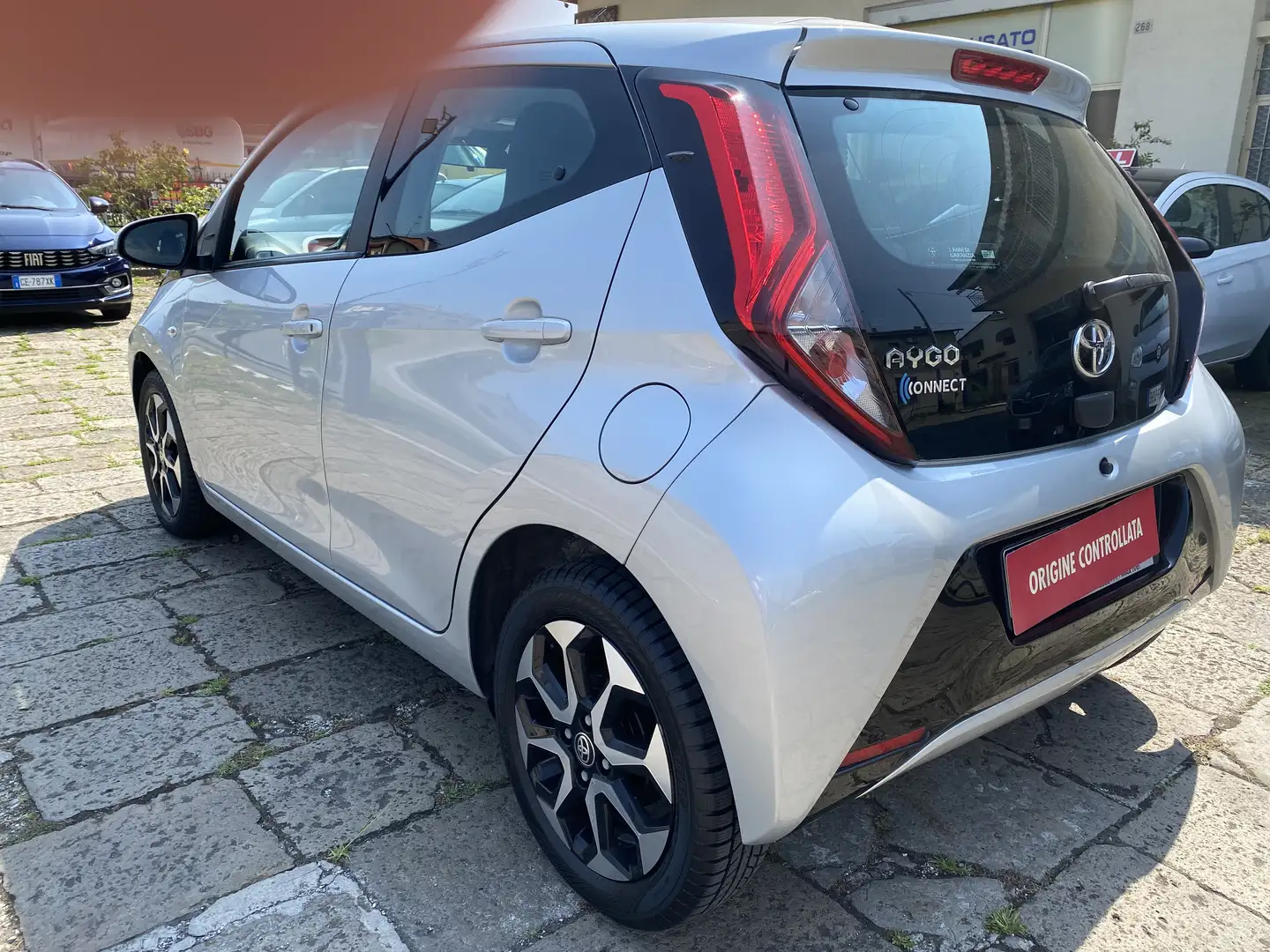 Toyota Aygo 5p 1.0 x-clusiv 72cv Argento - 2