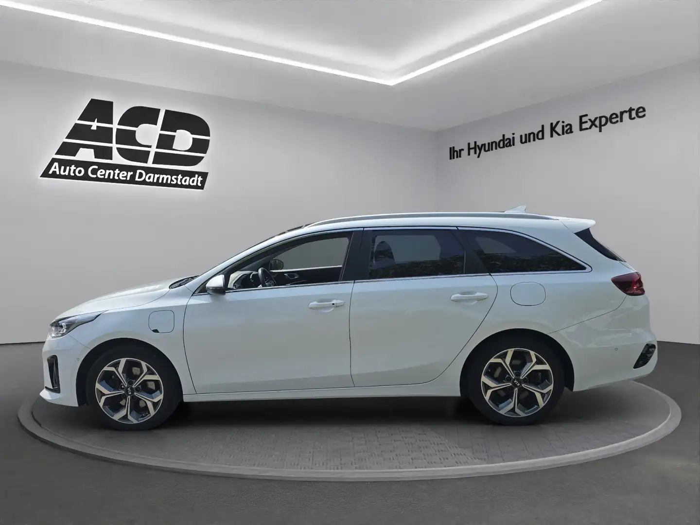 Kia Ceed SW / cee'd SW CEED SW 1.6 PHEV DCT6 PLATINUM *AHK Белый - 2