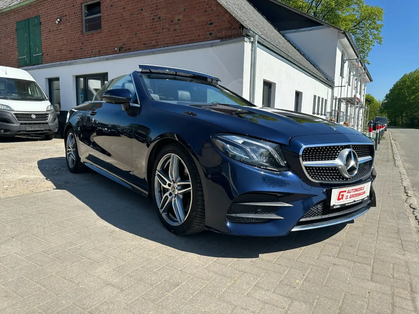 Mercedes-Benz E 220 d Bleu - 1