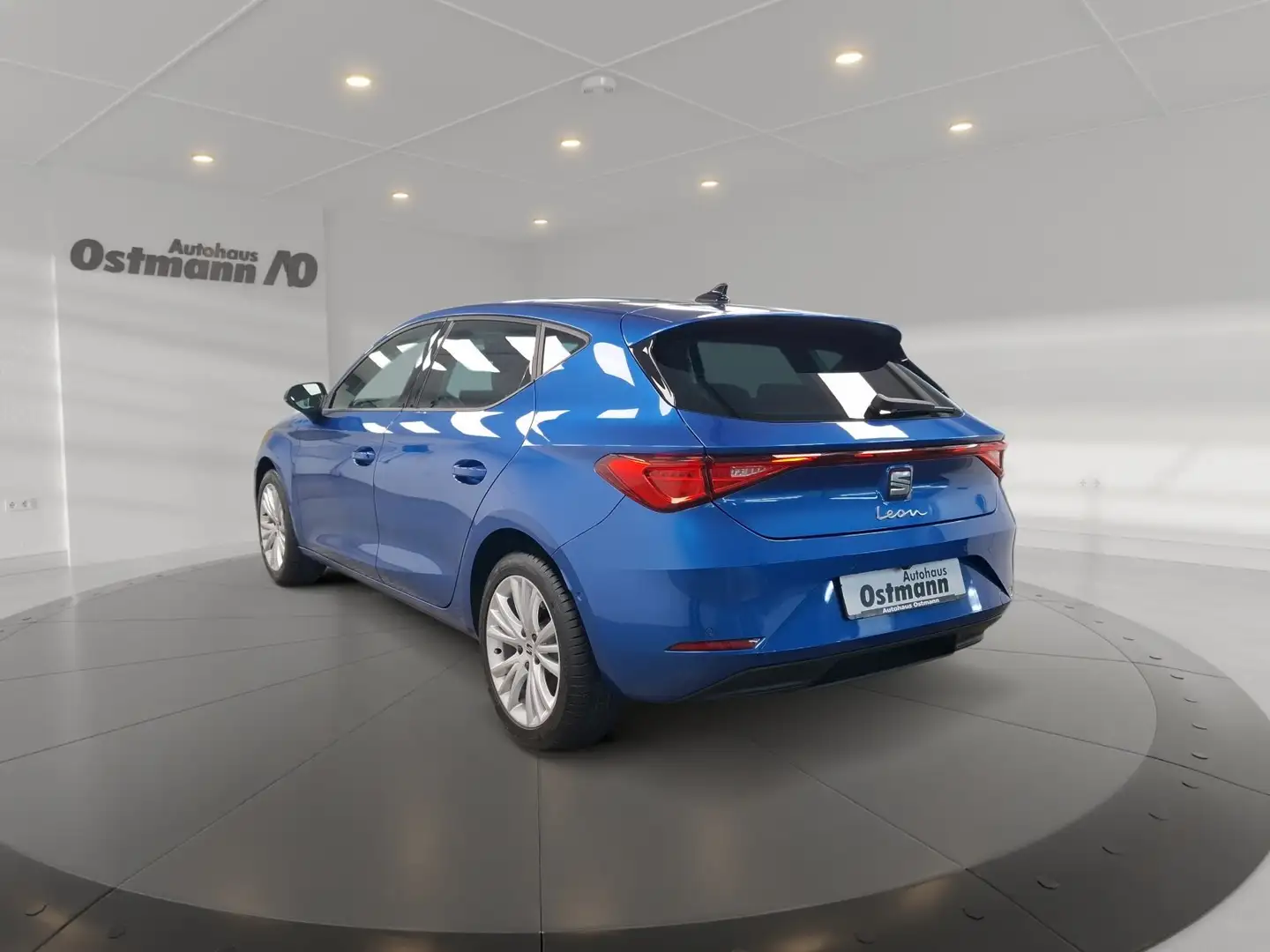 SEAT Leon 1.5 eTSI DSG DynLicht Kam. Blau - 2