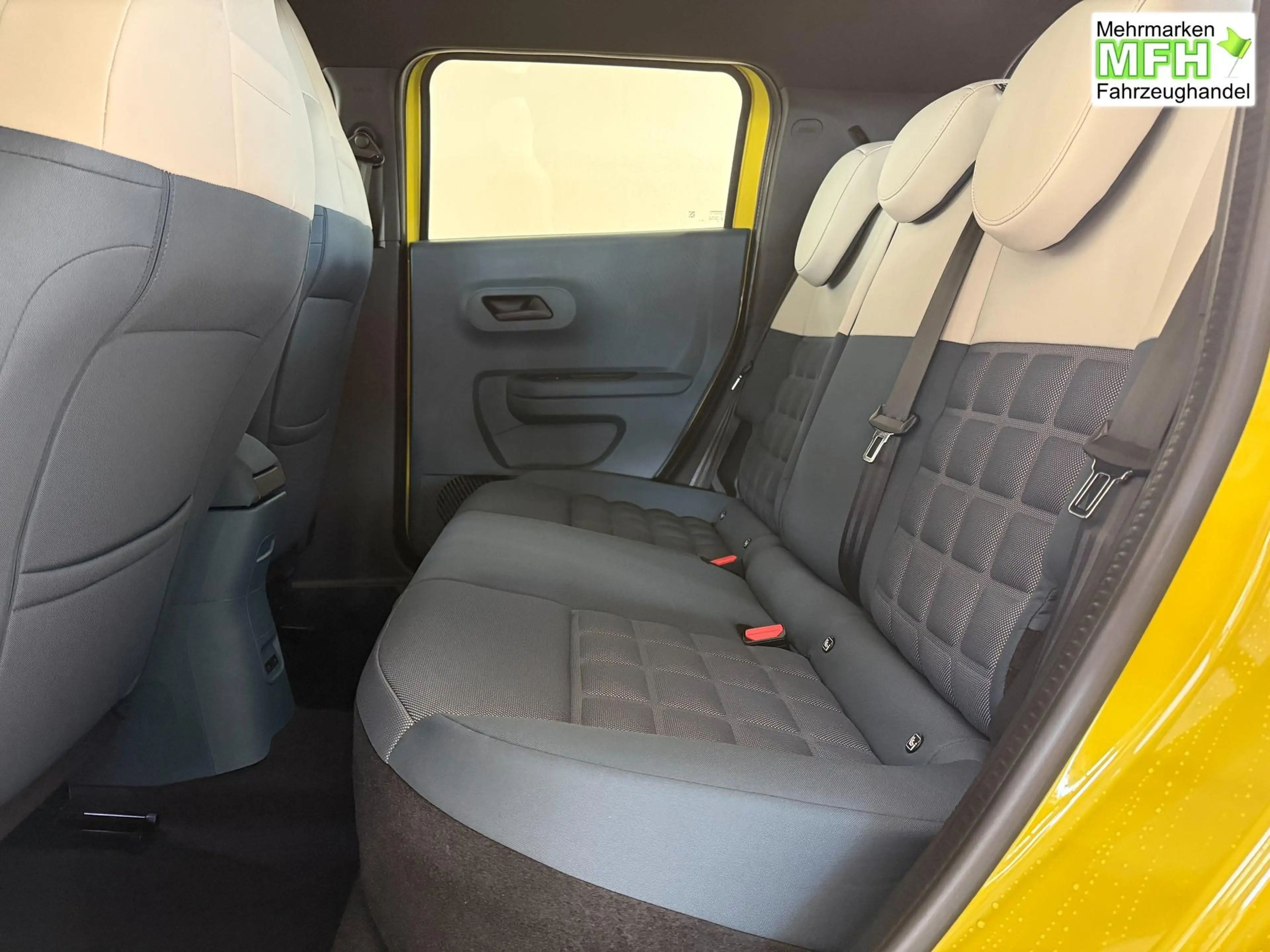Fiat Grande Panda La Prima HYBRID 1.2 eDCT 81 kW (110 PS) Klimaau... — photo 9