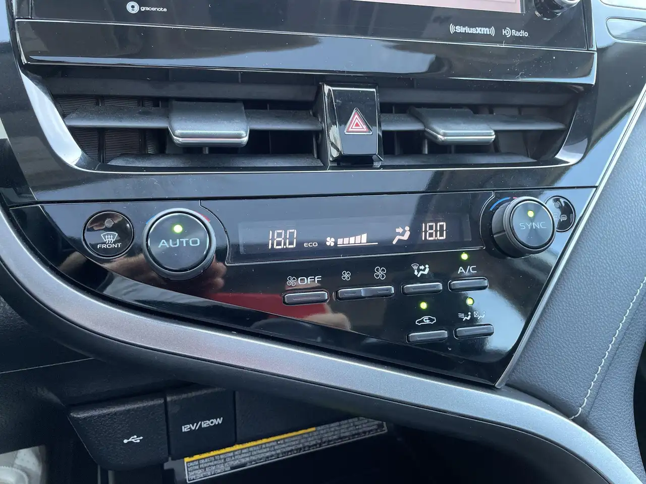 Toyota Camry снимка Toyota Camry