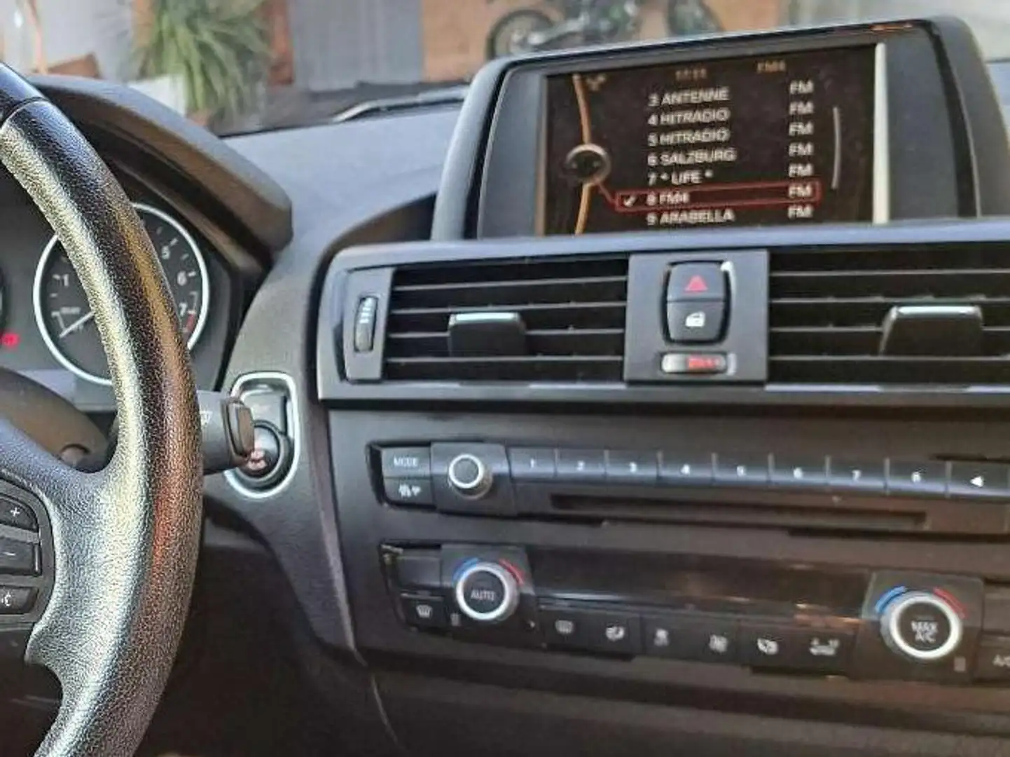 BMW 114 114i Österreich-Paket Österreich-Paket Schwarz - 2