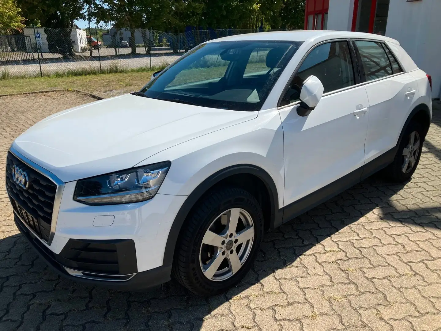 Audi Q2 1.4  KLIMA AHK Weiß - 2