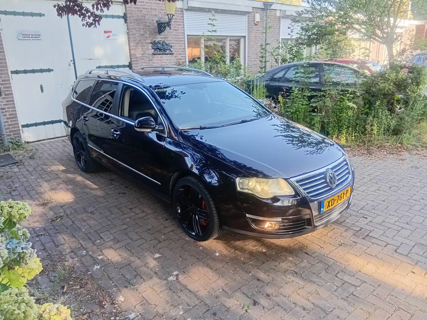 Volkswagen Passat 3.2 V6 Comfortl. 4Motion Zwart - 1