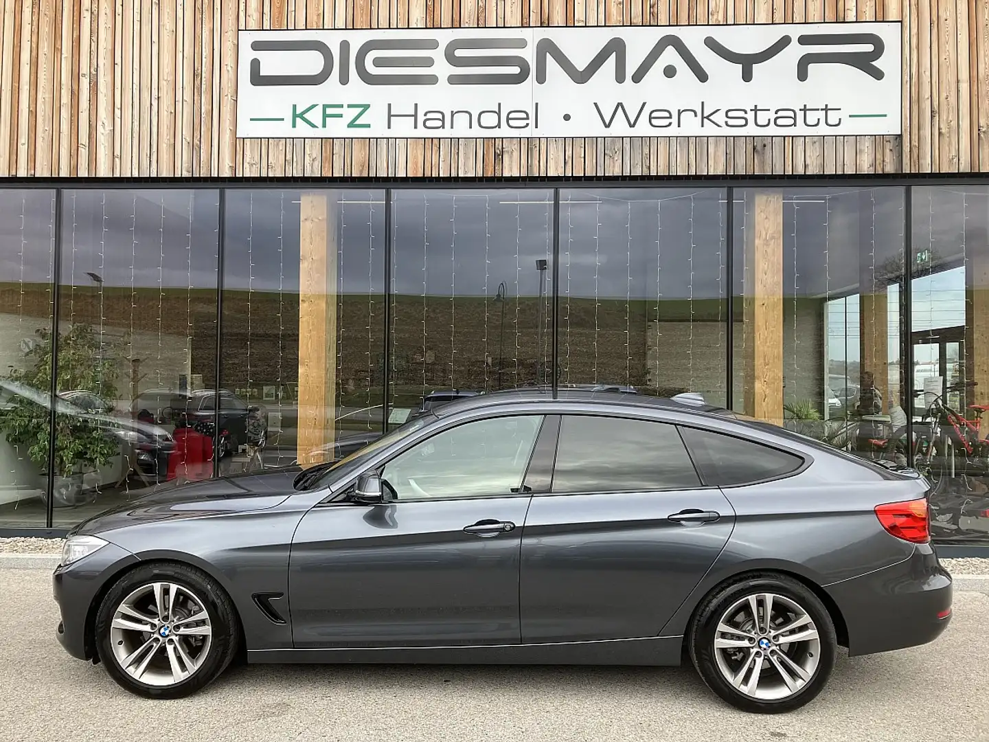 BMW 320 d xDrive Gran Turismo Sport Österreich-Paket Aut. Grau - 2
