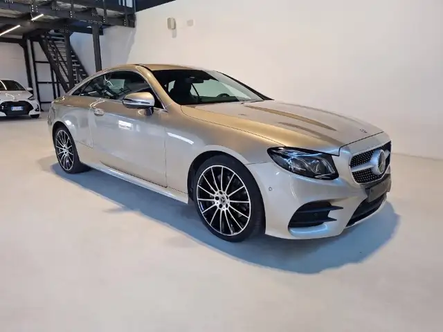 Mercedes-Benz E 220 E 220 d 4Matic Premium Plus
