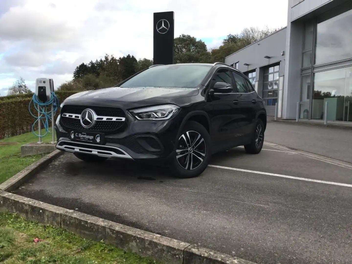 Mercedes-Benz GLA 250 Business Line Argent - 1
