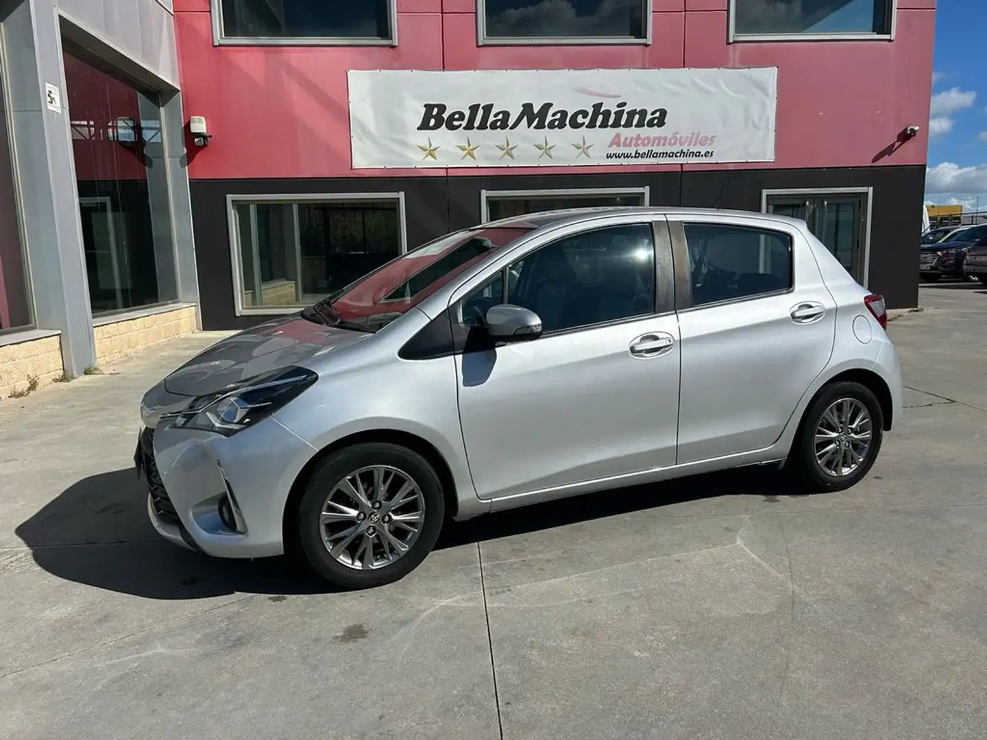 Toyota Yaris 1.5 Active Tech Gelb - 2