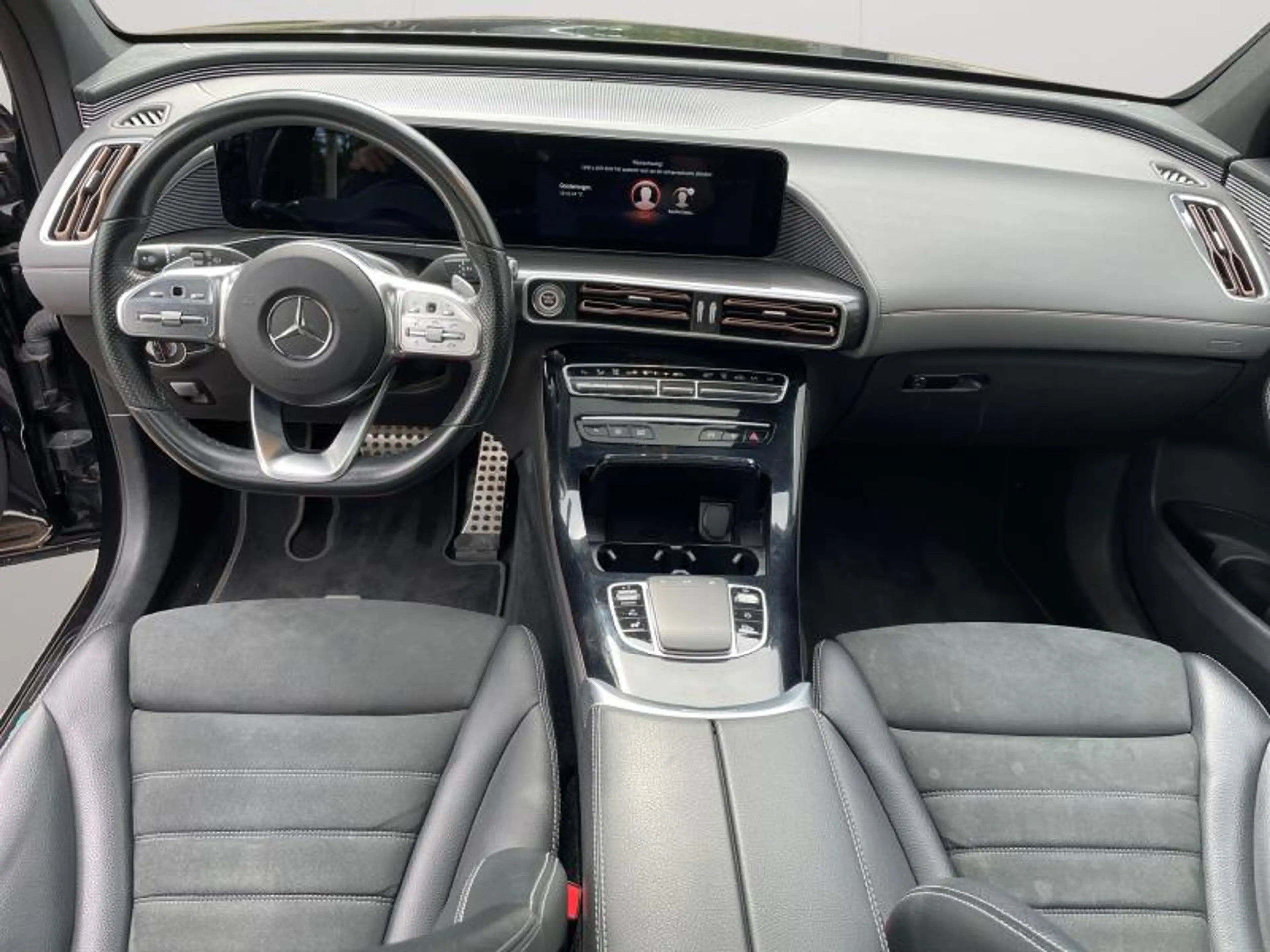 Mercedes-Benz EQC 400 4MATIC AMG LINE / Electrique — photo 3