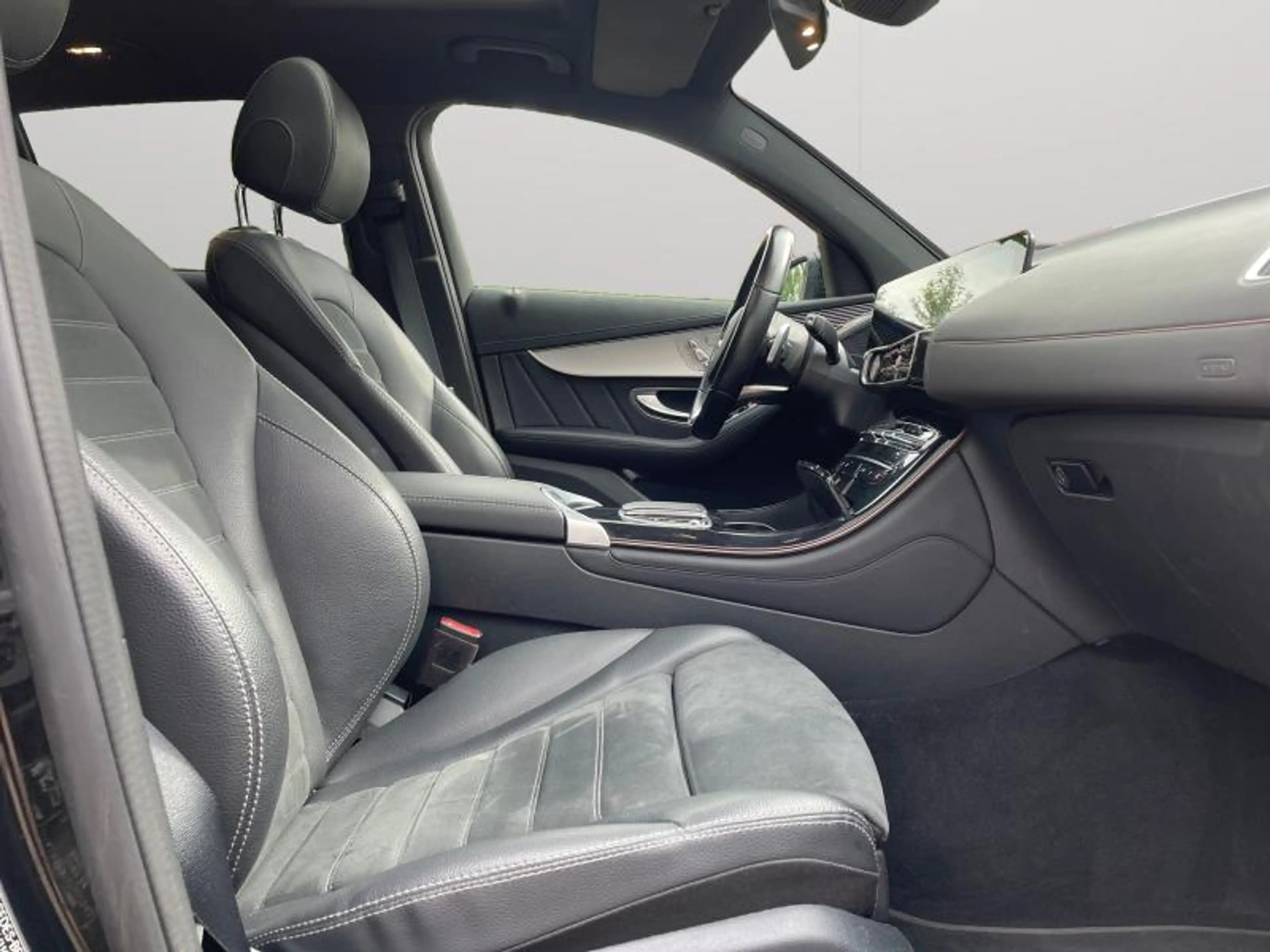 Mercedes-Benz EQC 400 4MATIC AMG LINE / Electrique — photo 10