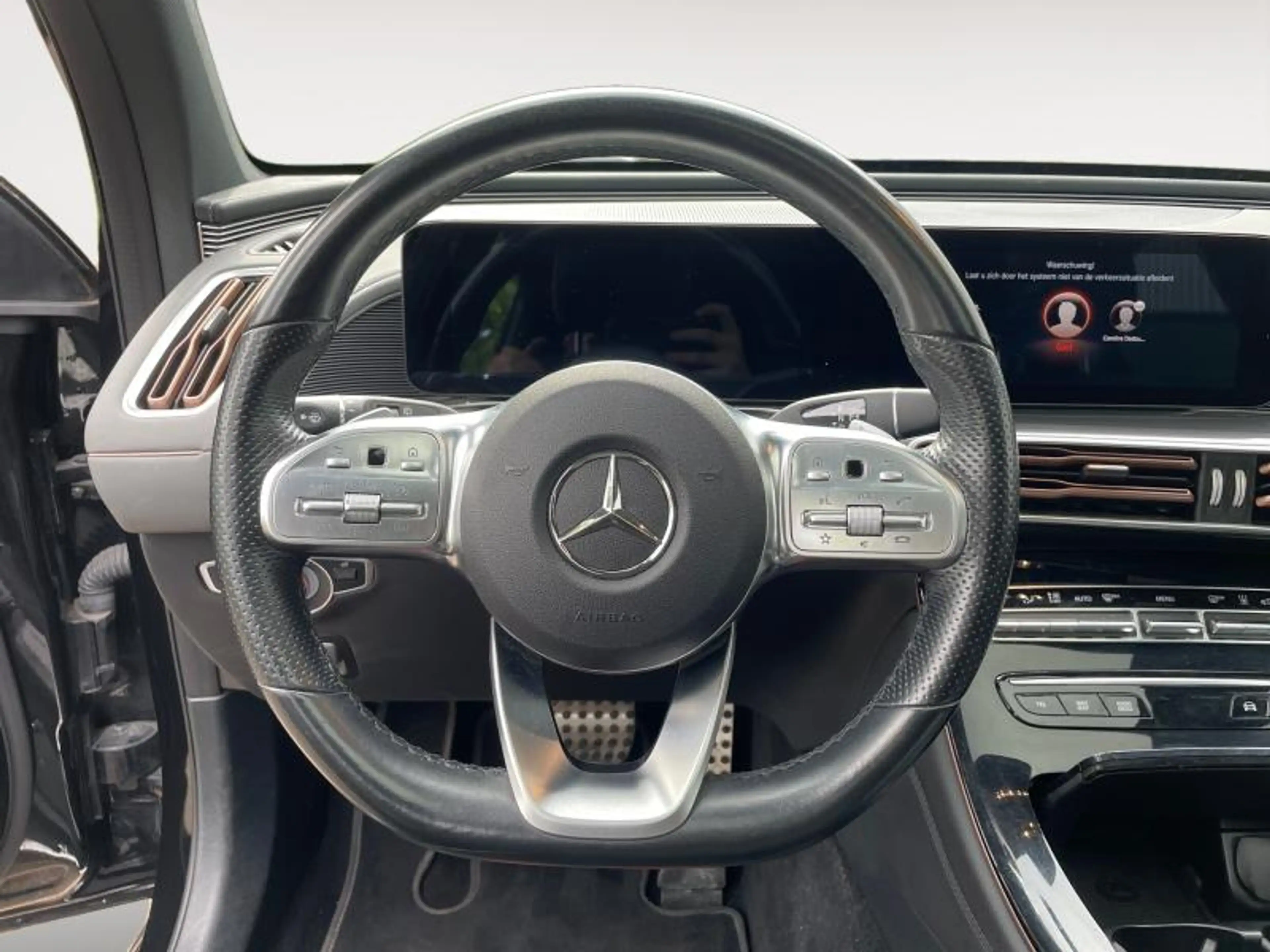 Mercedes-Benz EQC 400 4MATIC AMG LINE / Electrique — photo 14