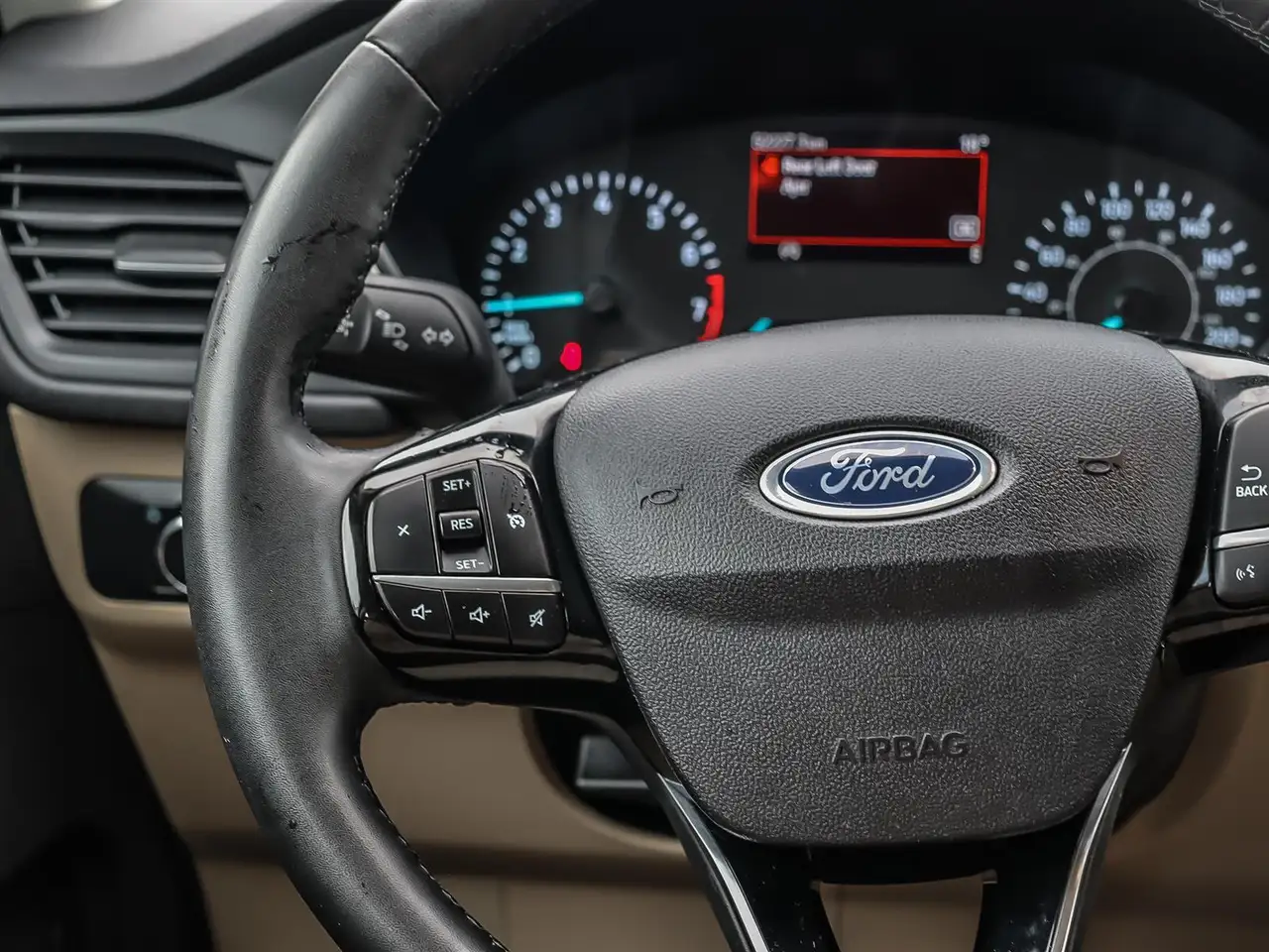 Ford Escape снимка Ford Escape