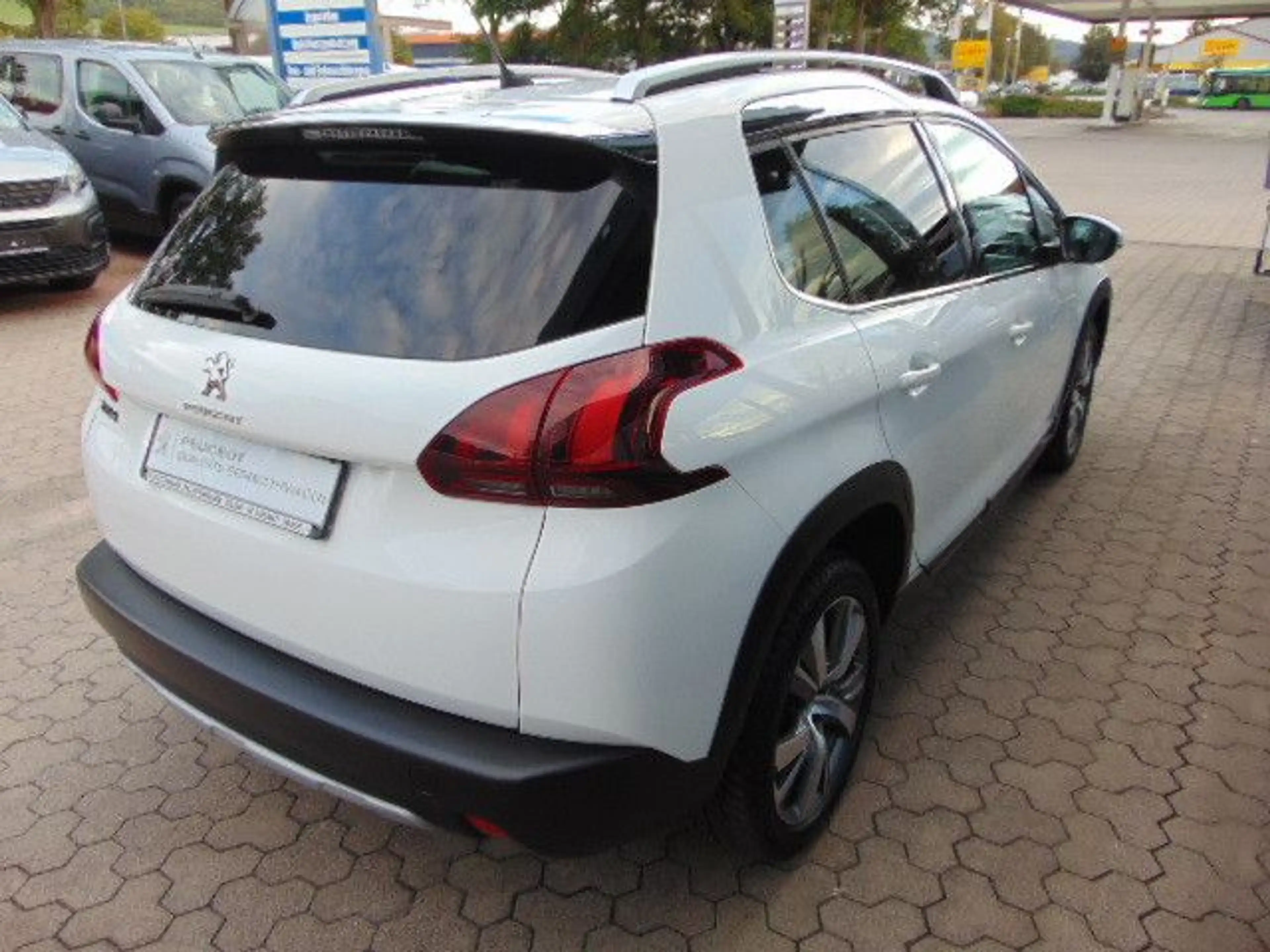 Peugeot 2008 Allure — photo 5