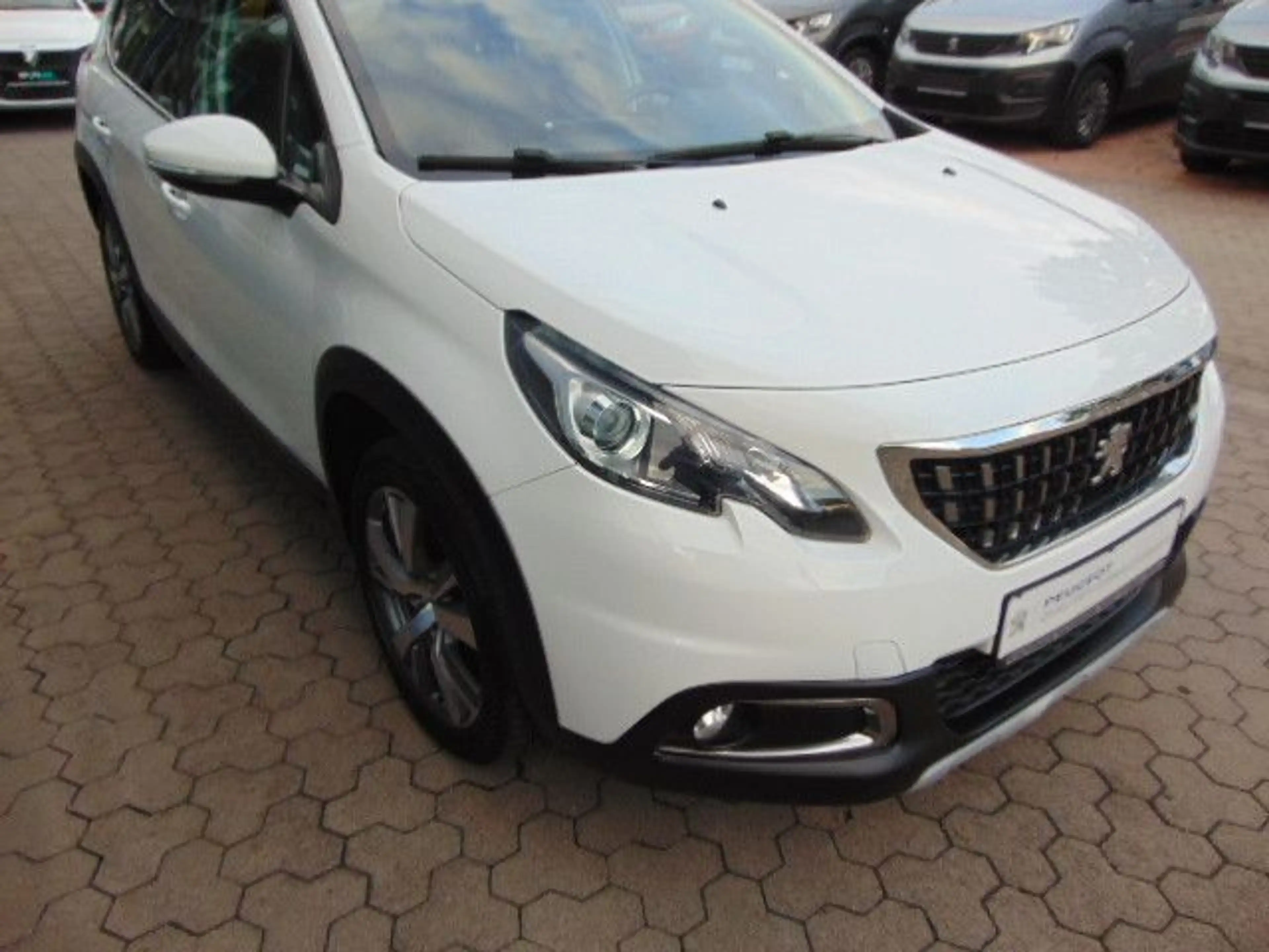 Peugeot 2008 Allure — photo 2