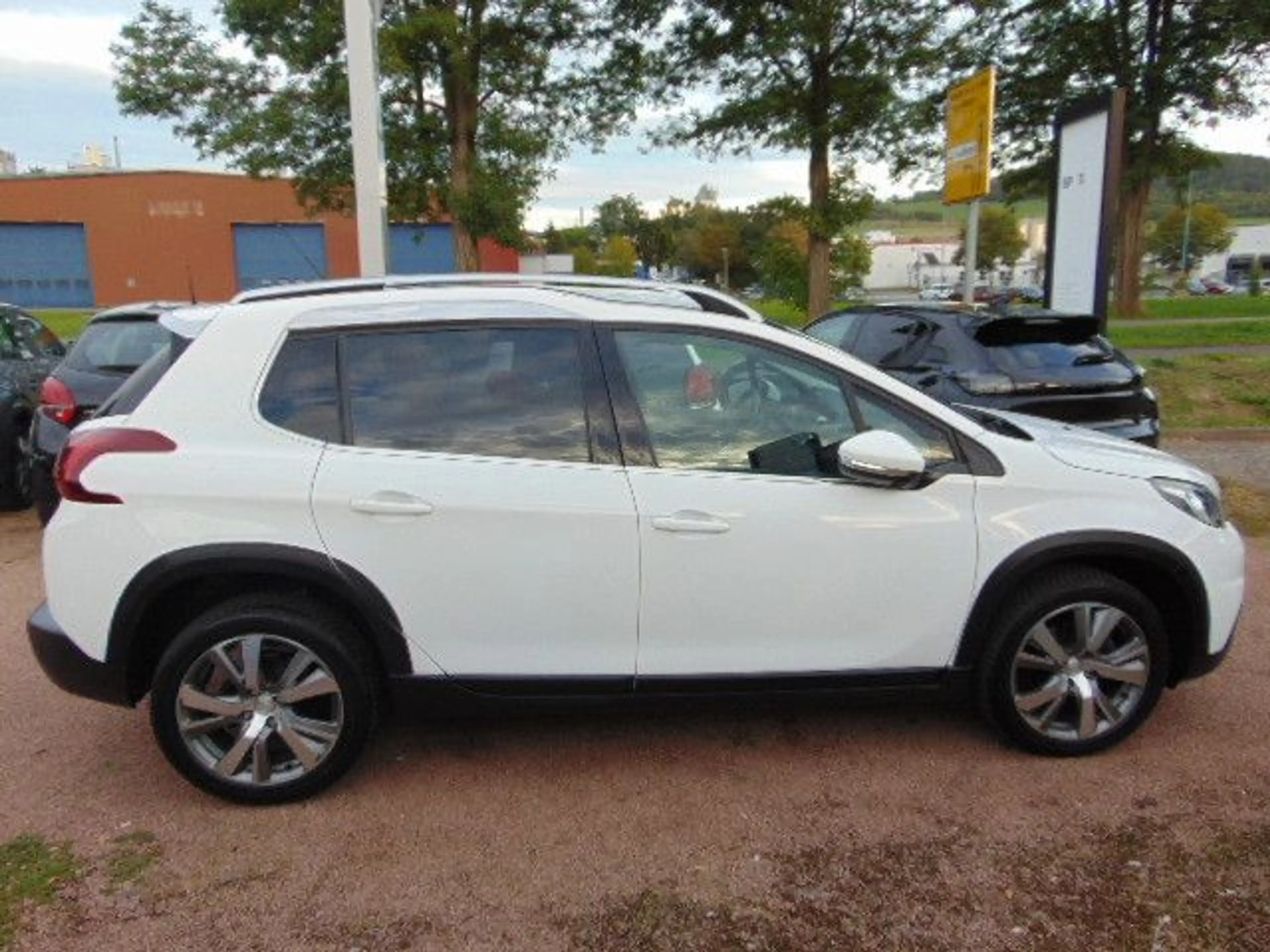 Peugeot 2008 Allure — photo 7