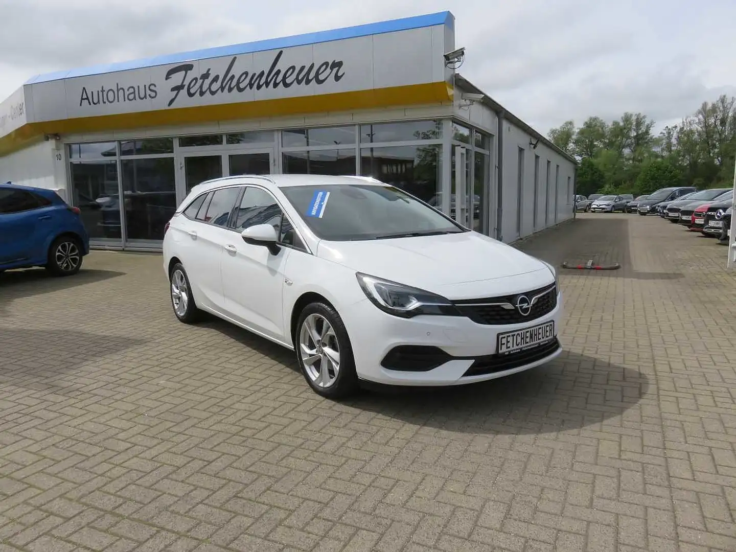 Opel Astra ST Busin. Elegance  NAVI+LED+RFK+SHZ+AGR Wit - 1