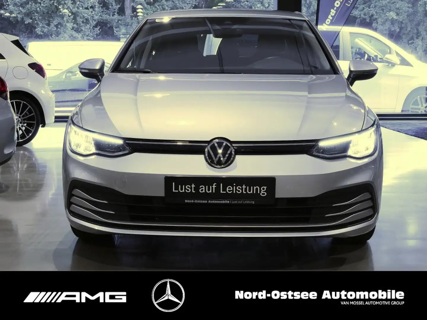 Volkswagen Golf VIII 1.0 TSI UNITED LED DAB PDC NAVI SITZHZ Zilver - 2