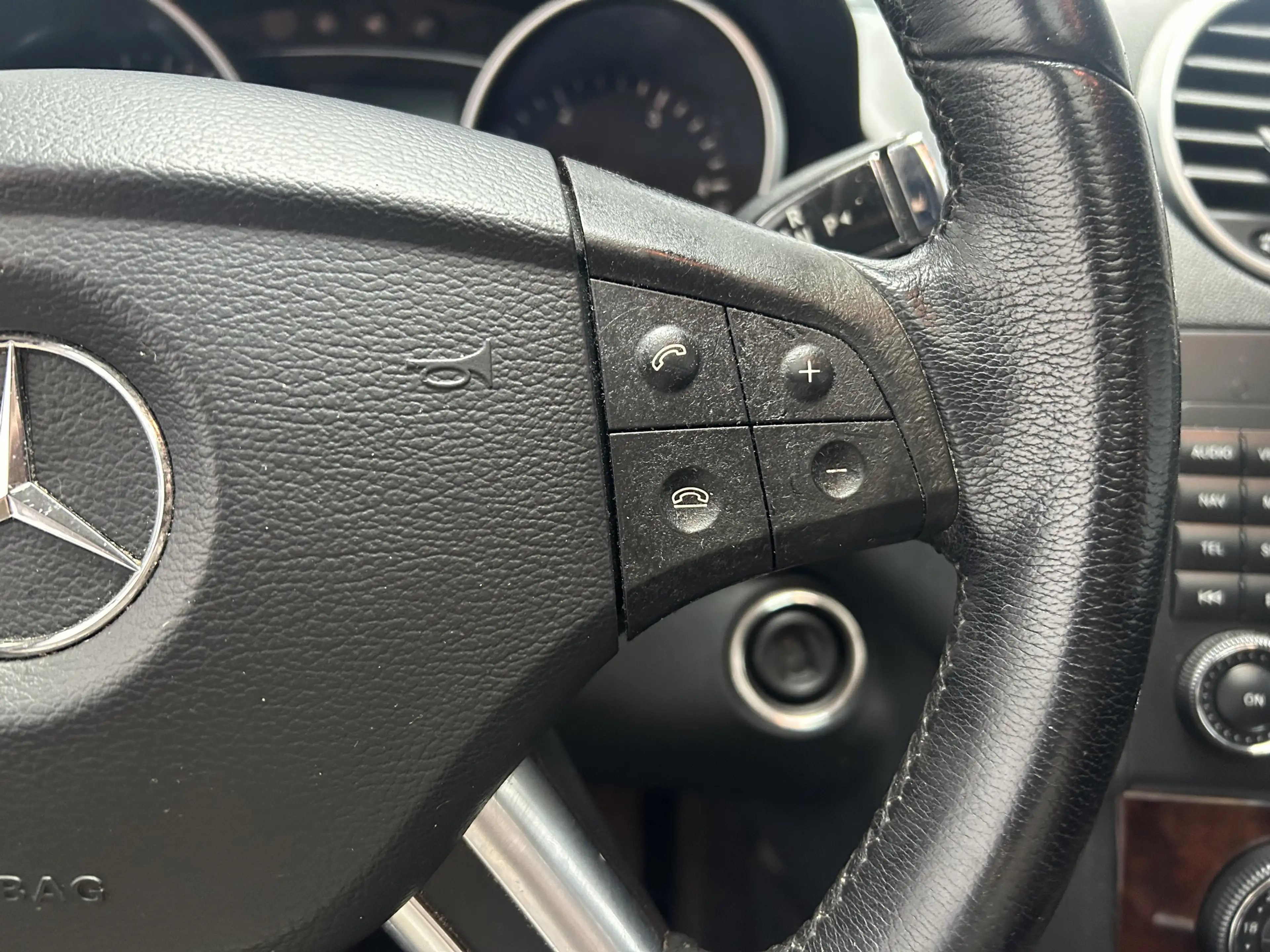 Mercedes-Benz ML 320 CDI 4Matic S-Dach Bi-Xenon Leder SHZ Navi — photo 15