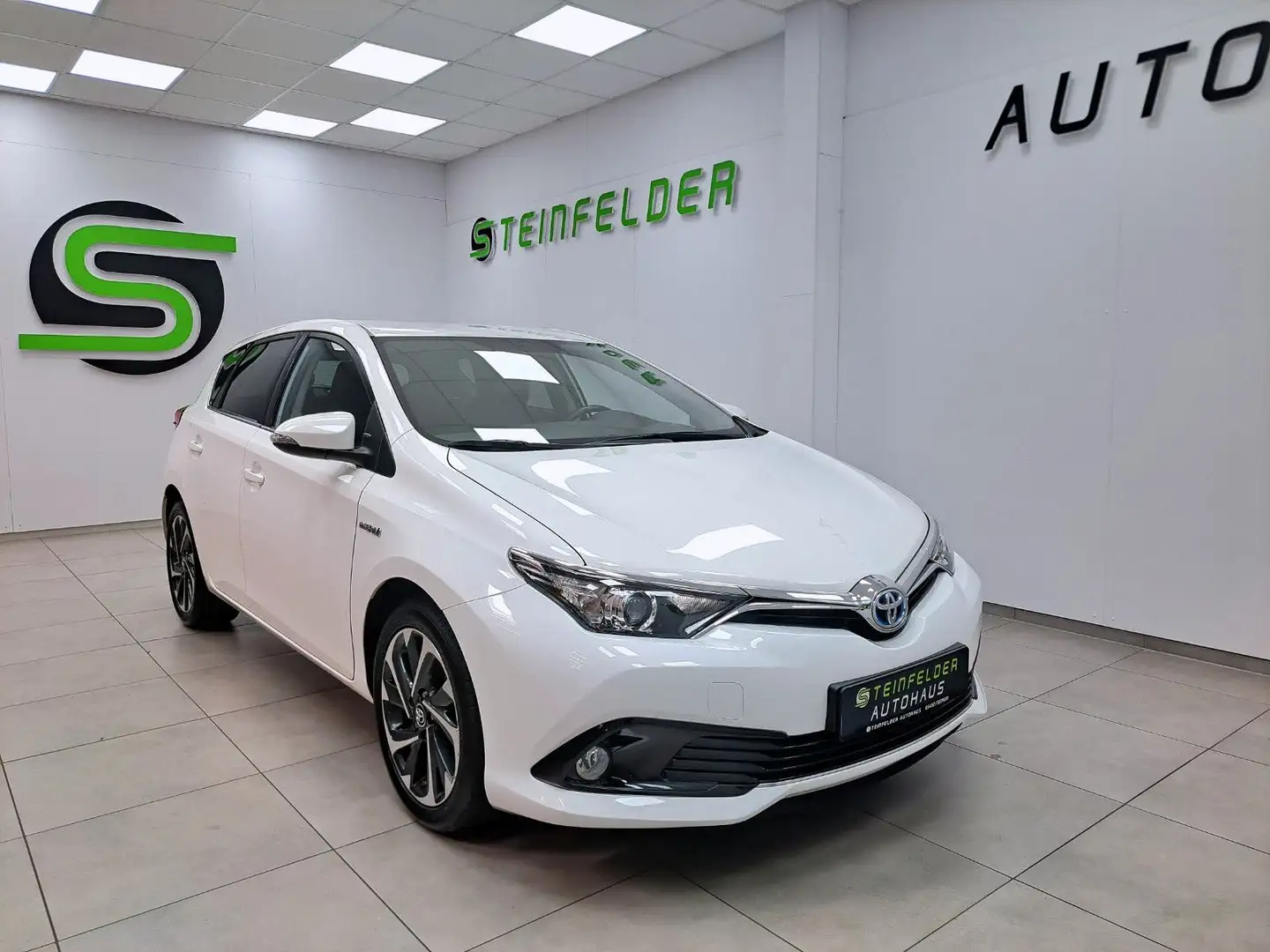 Toyota Auris 1.8 Hybrid Design Edition / SHZ / RKAM Alb - 1