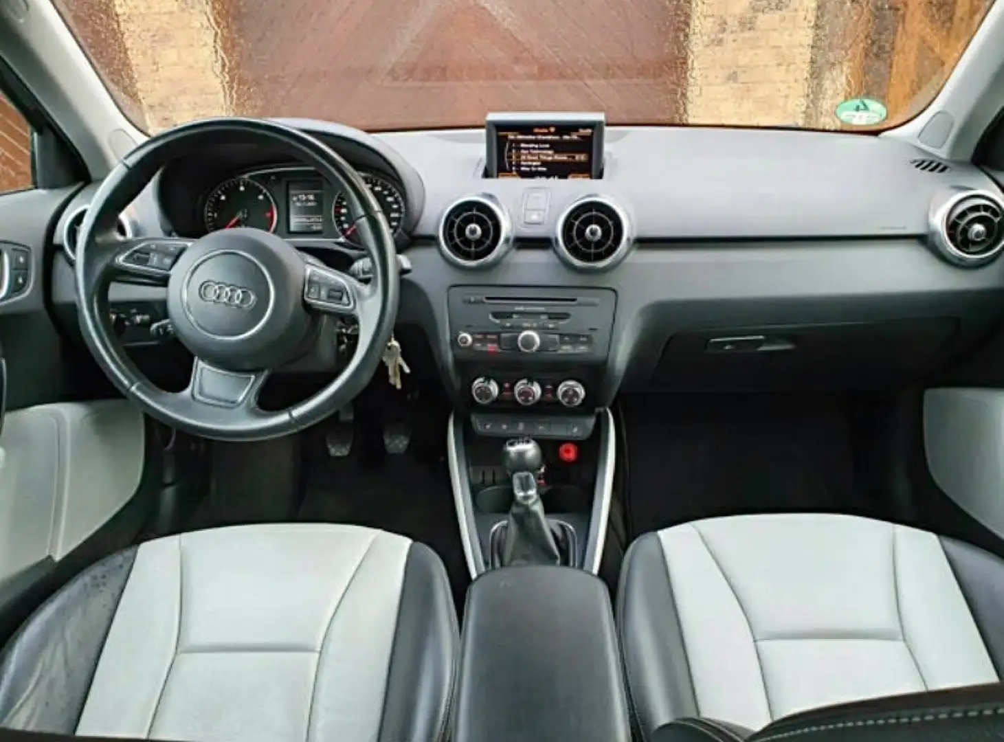 Audi A1 2.0 TDI S line Sportpaket DAB+ Maro - 2